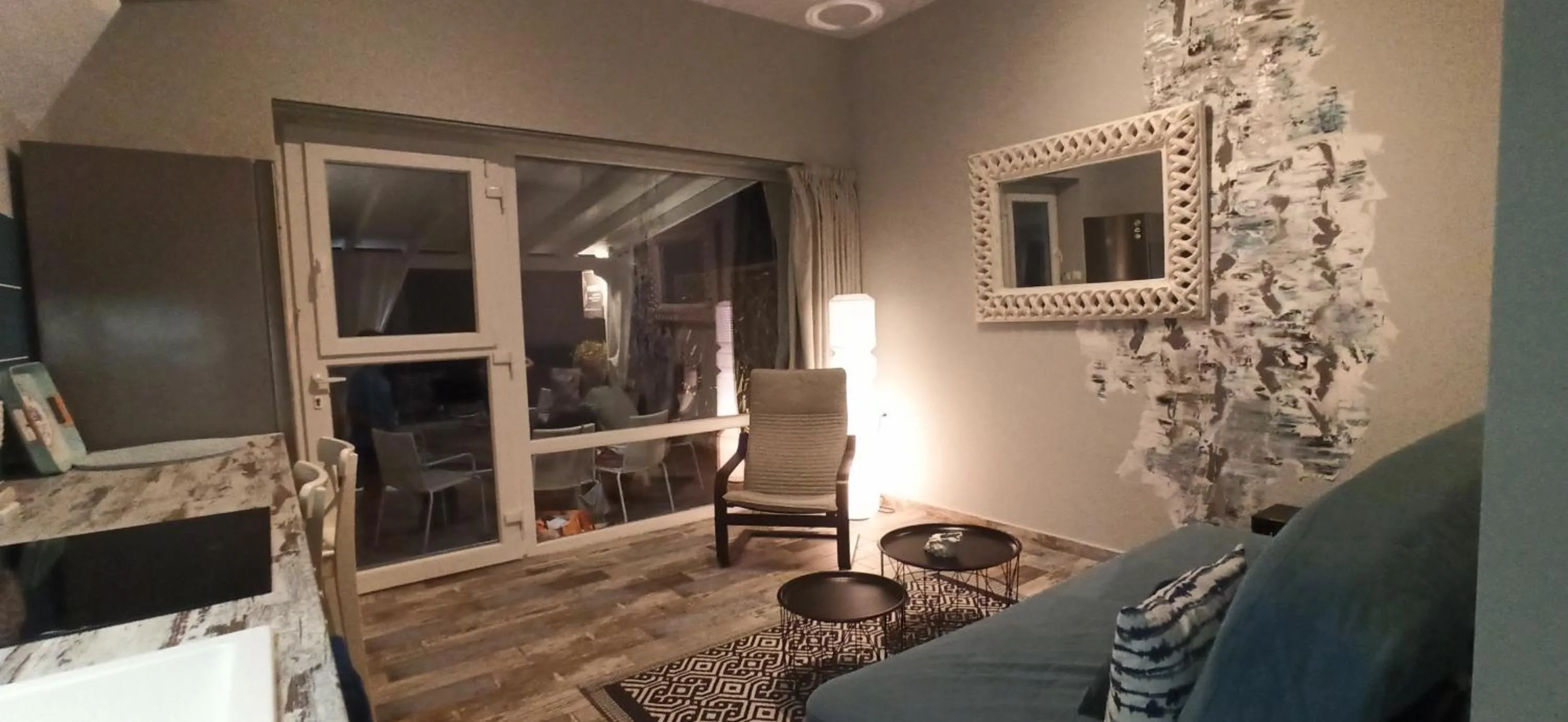 Seating area in Pillbox Seafront Studios and Apartments