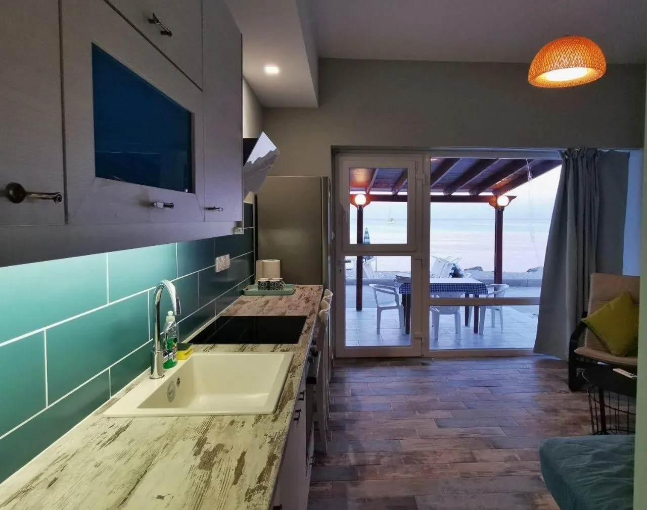 Kitchen or kitchenette in Pillbox Seafront Studios and Apartments