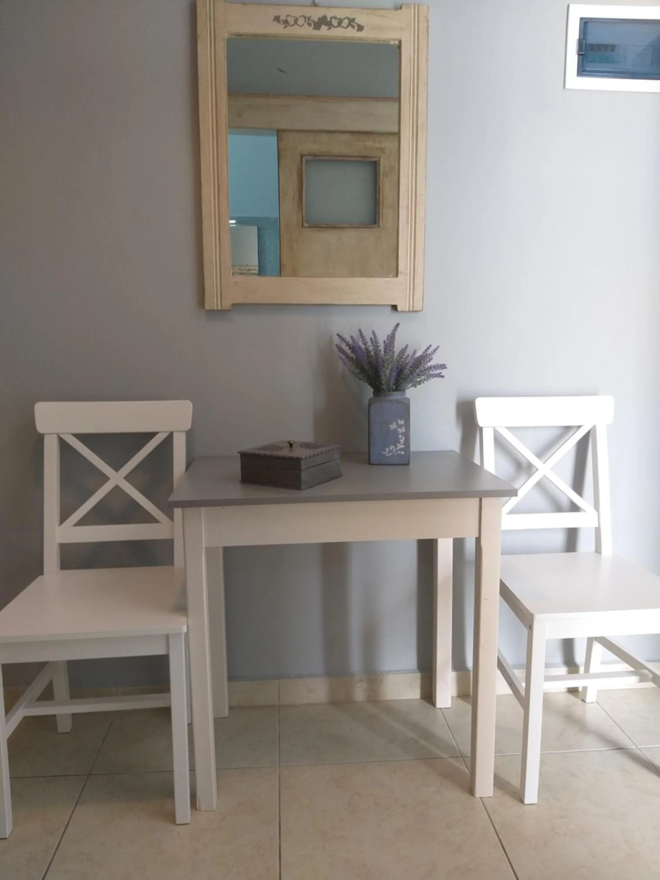 Seating area in Pillbox Seafront Studios and Apartments