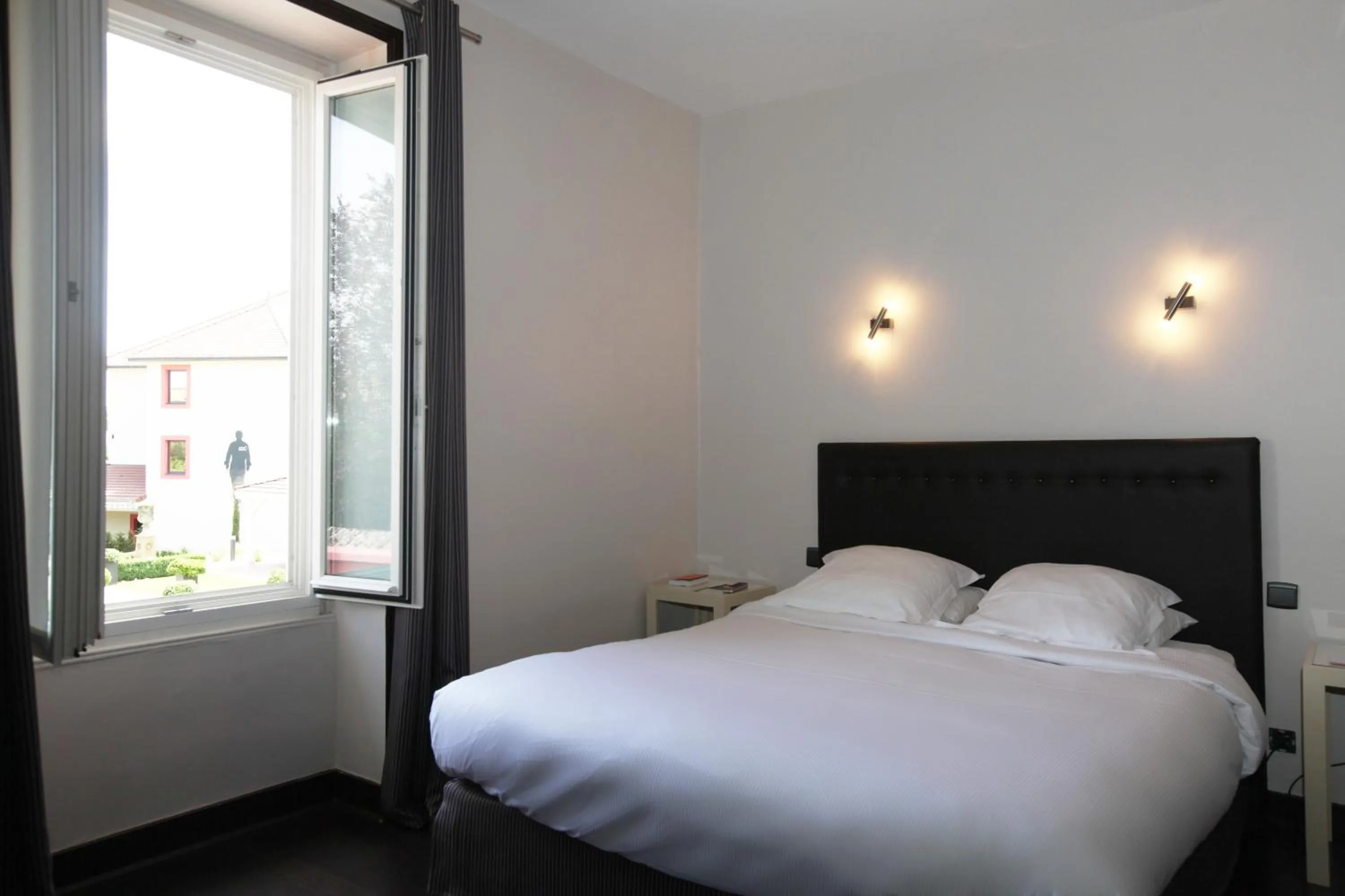 Bed in Les Maritonnes Parc & Vignoble