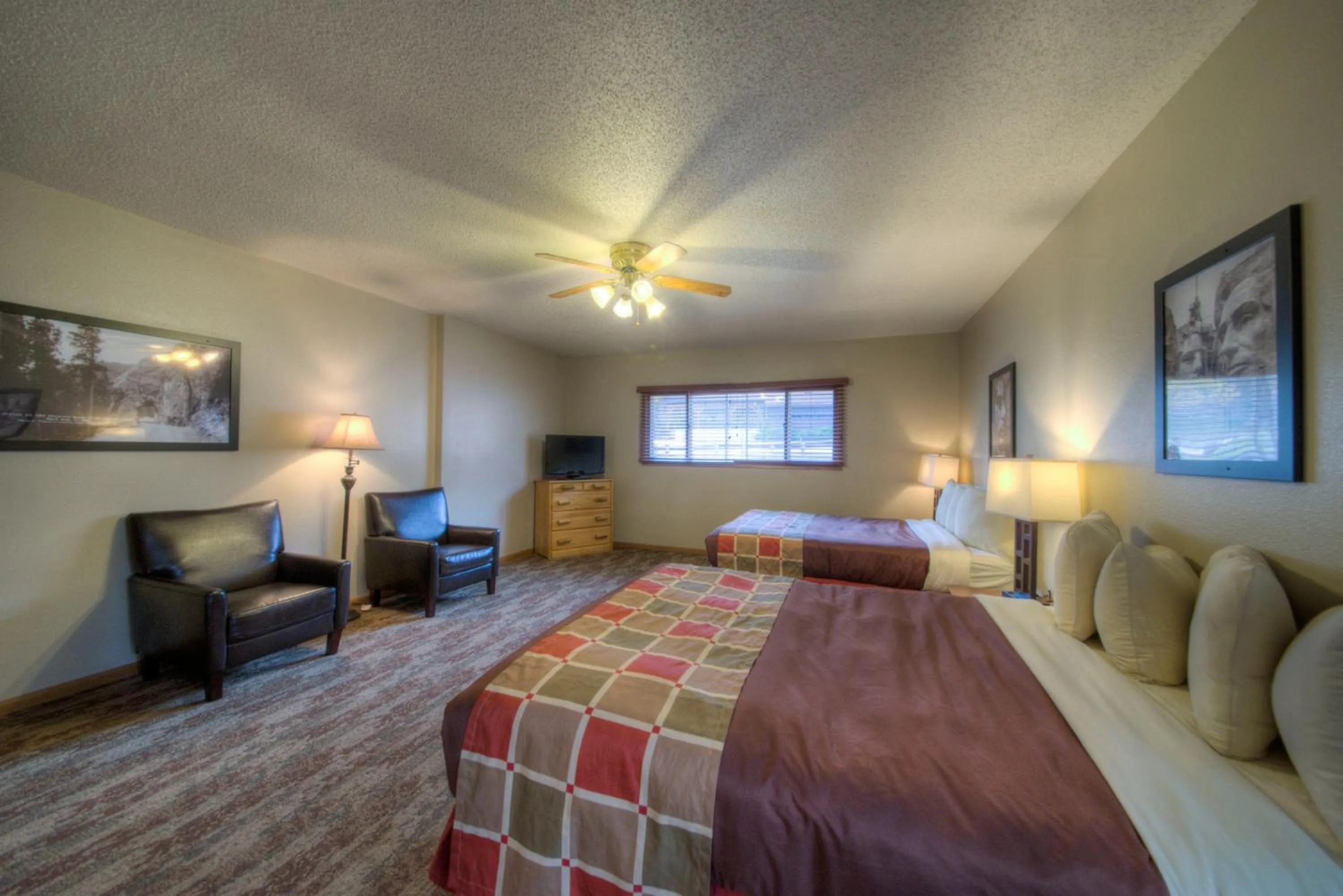Bedroom, Bed in Powder House Lodge