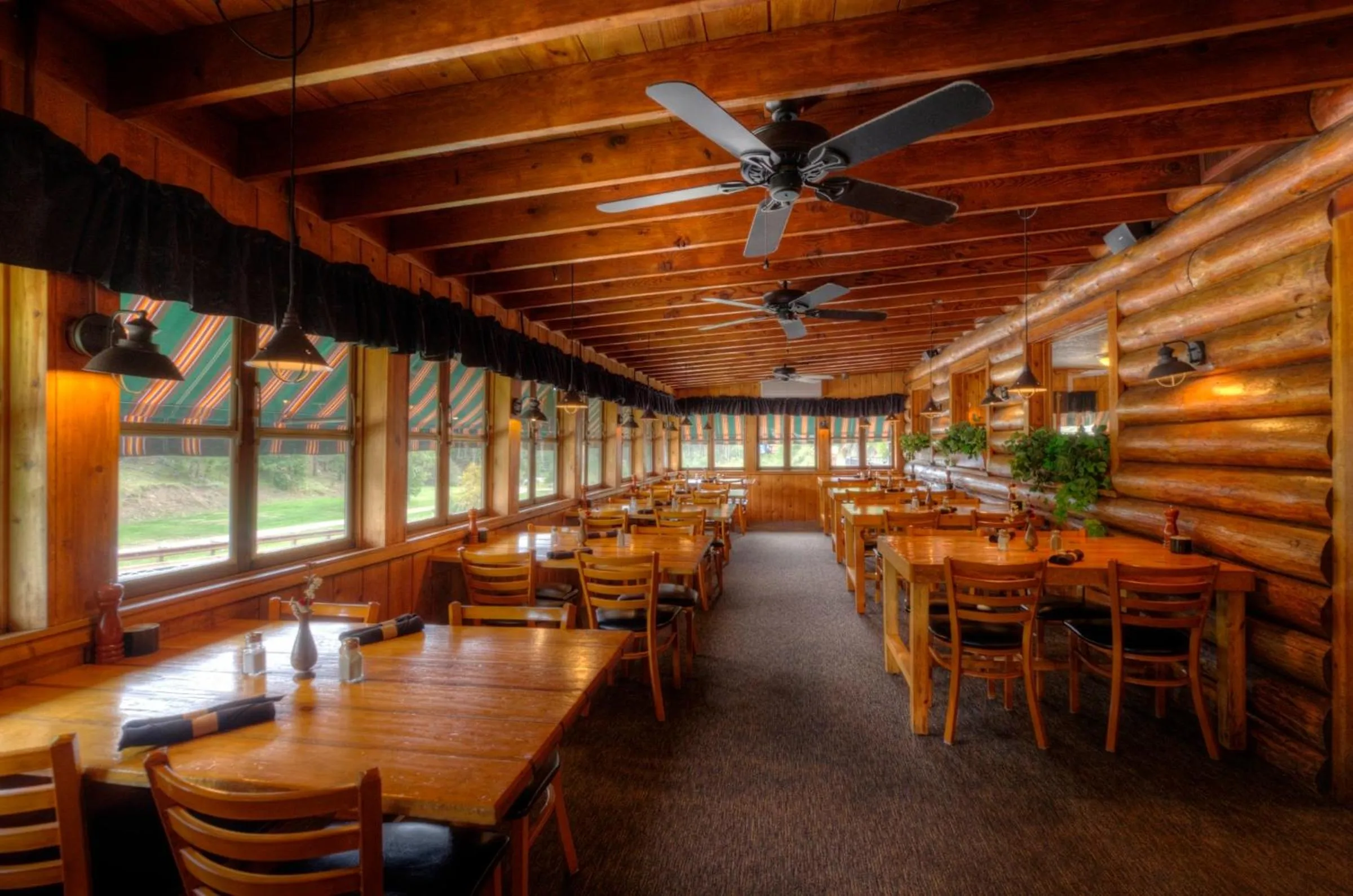 Restaurant/places to eat in Powder House Lodge