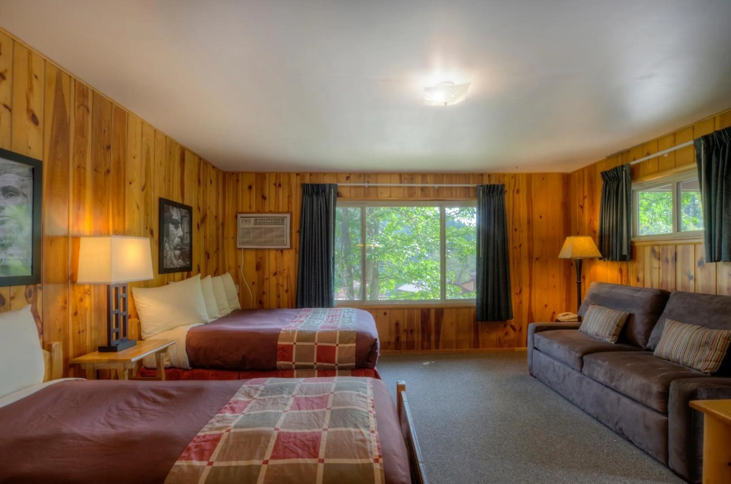 Living room, Bed in Powder House Lodge