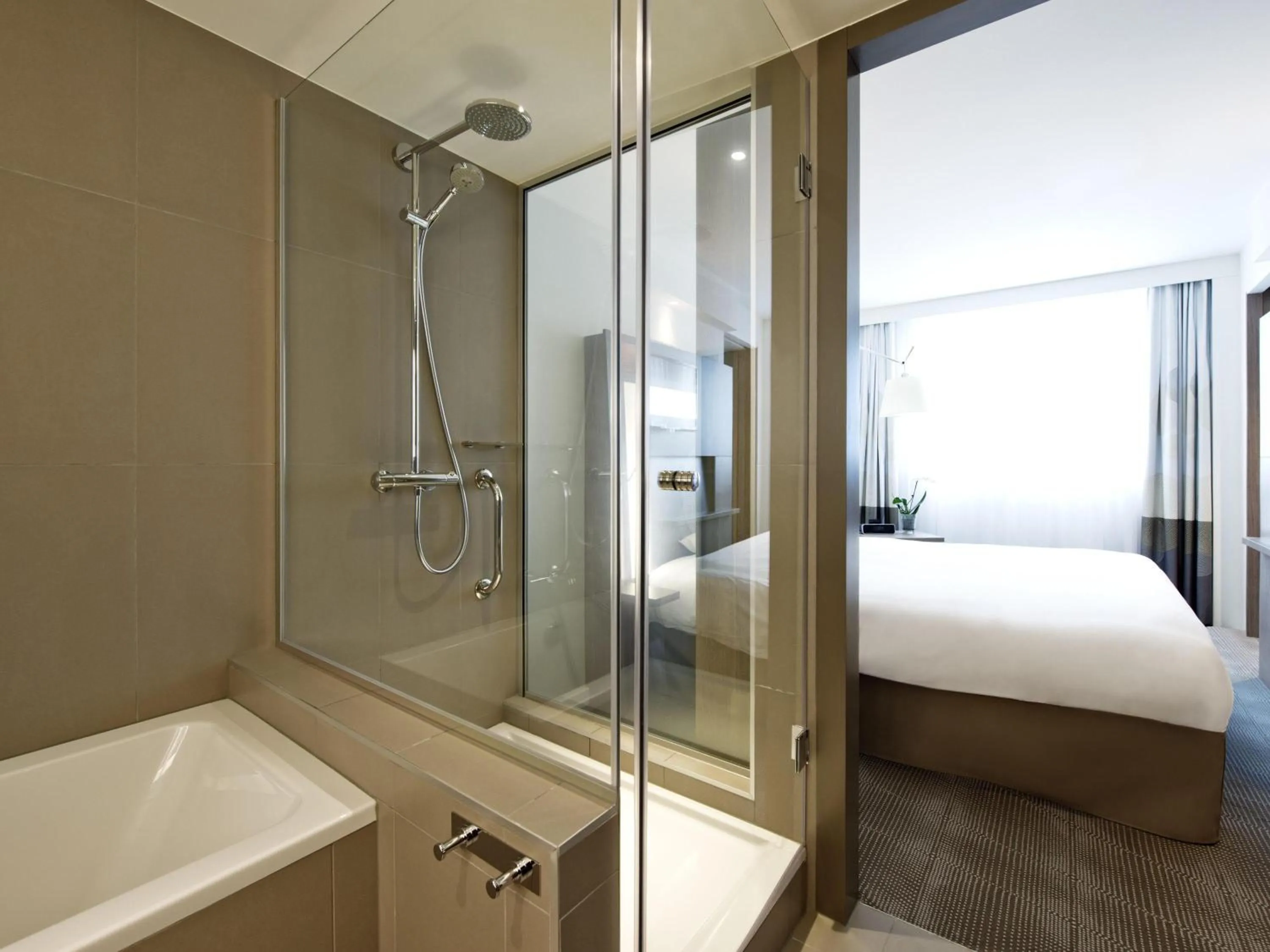 Bedroom, Bed in Novotel Lodz Centrum