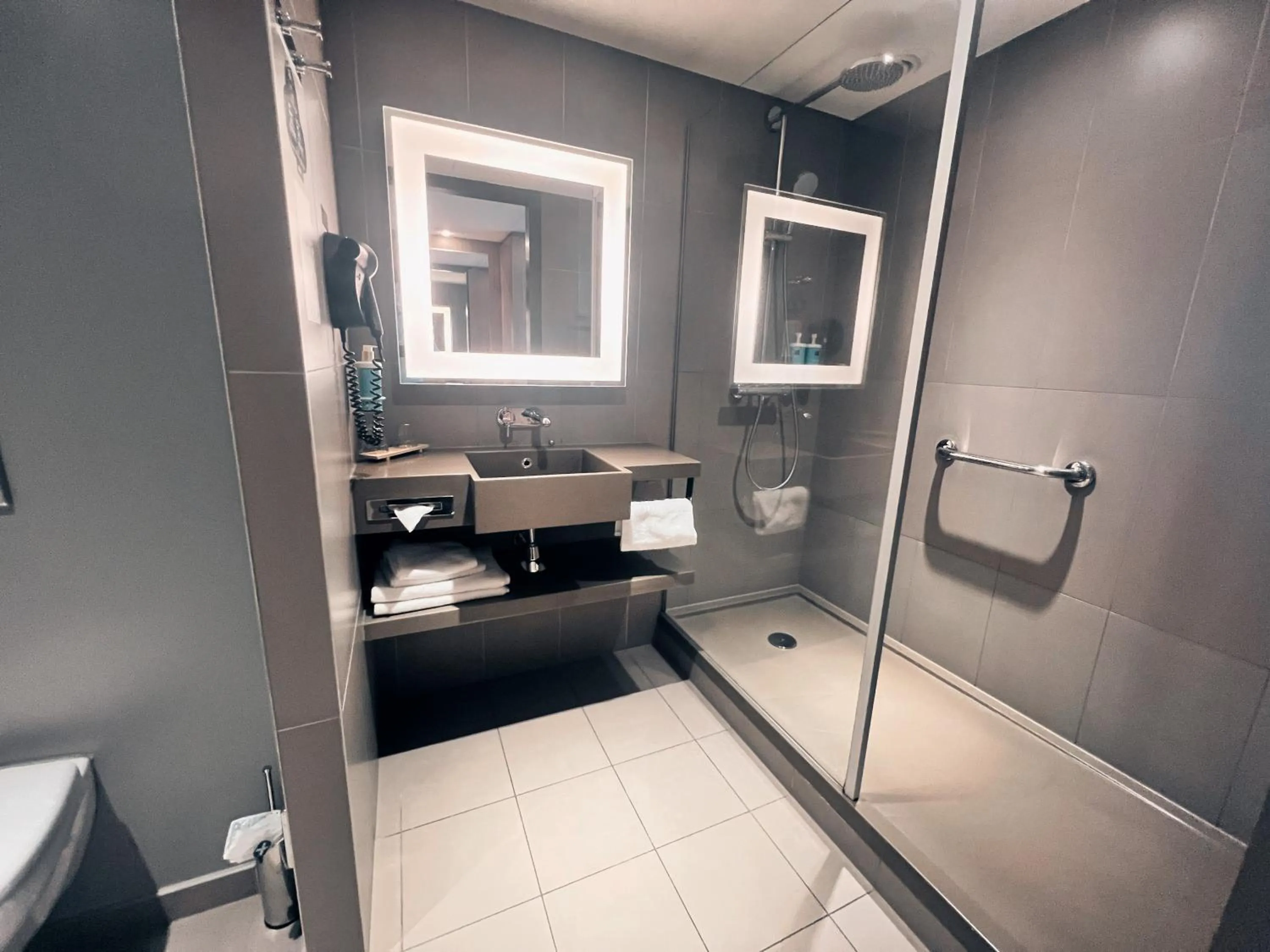 Bathroom in Novotel Lodz Centrum