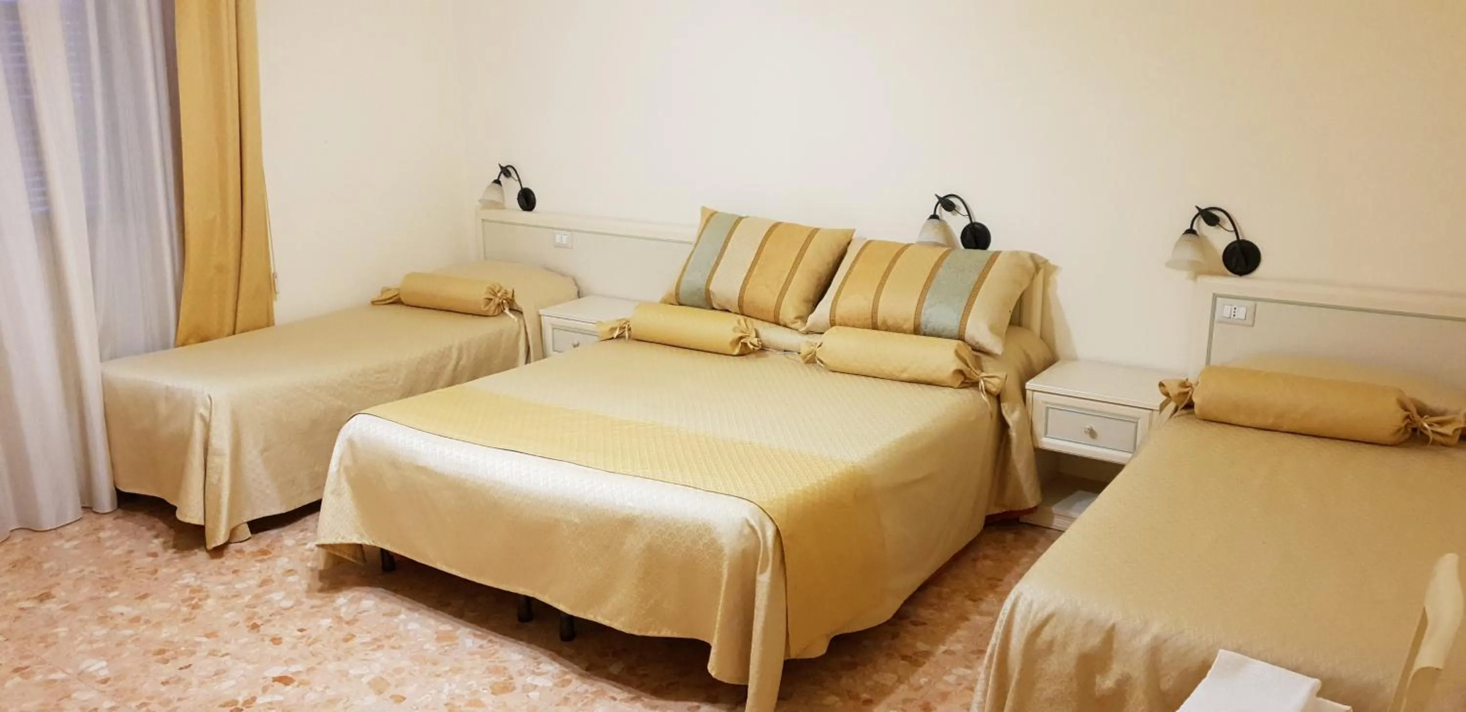 Photo of the whole room, Bed in RS San Sebastiano Holidays