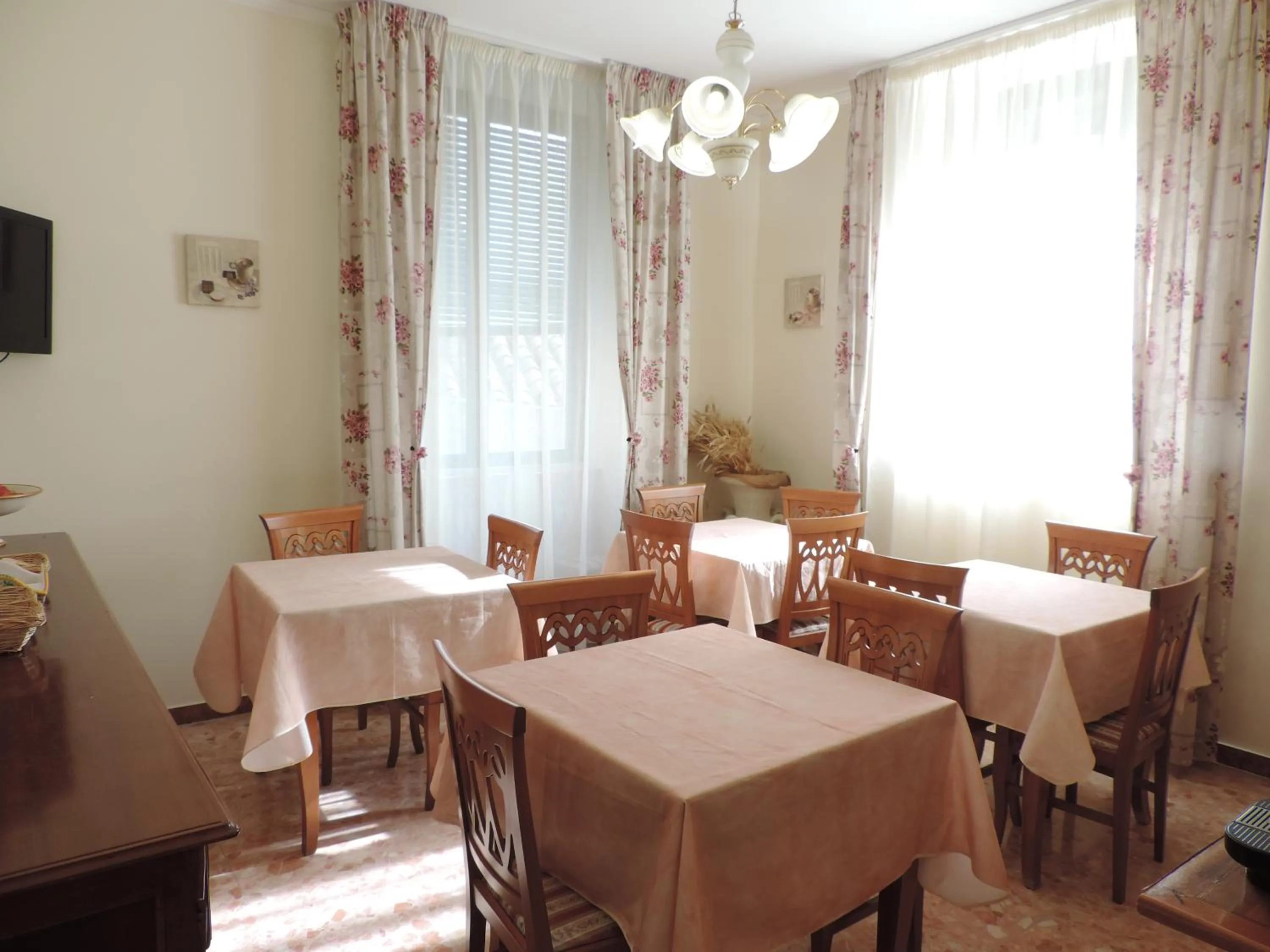 Dining area in RS San Sebastiano Holidays