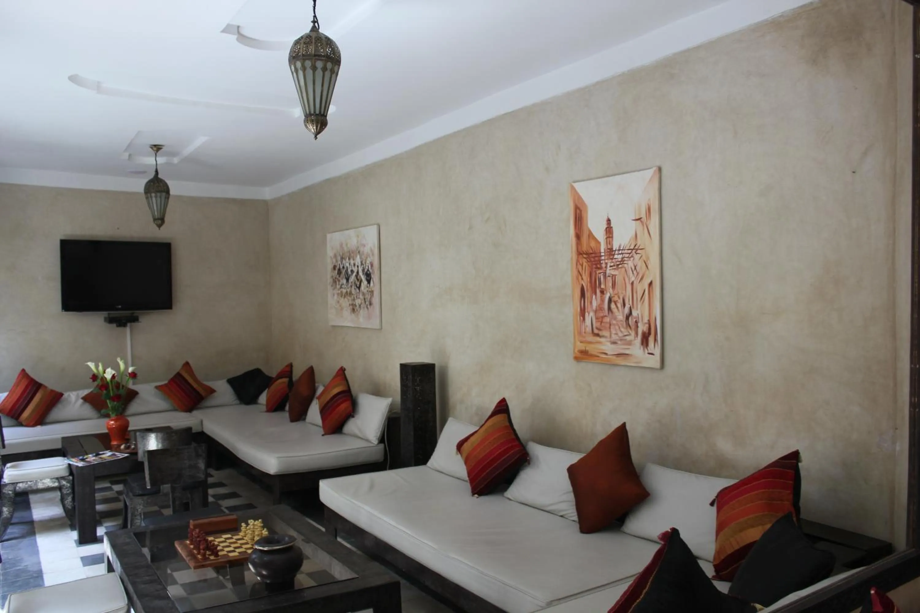 Lounge or bar in Riad Le Bel Oranger