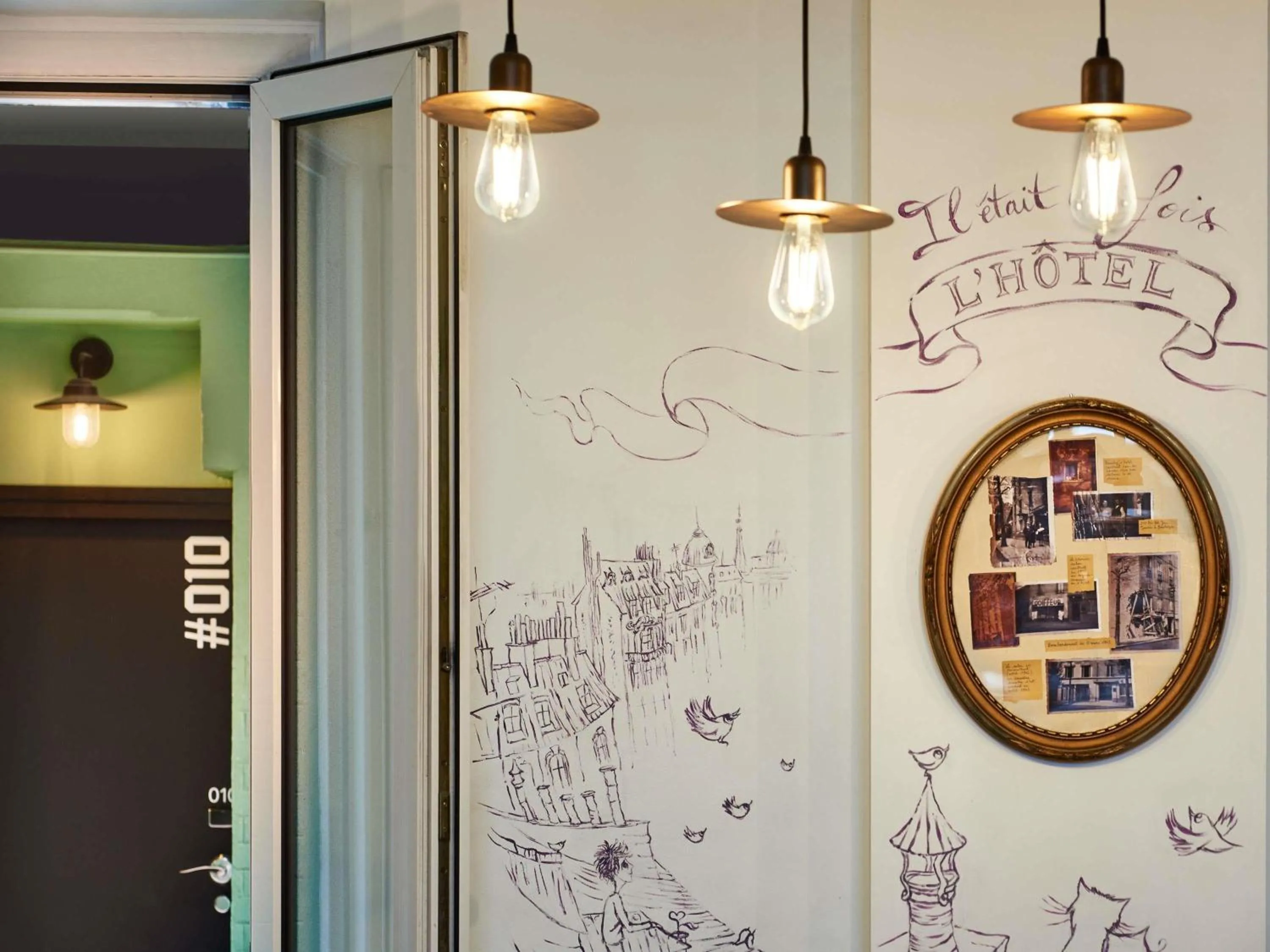 Lounge or bar in Greet Boulogne Billancourt Paris