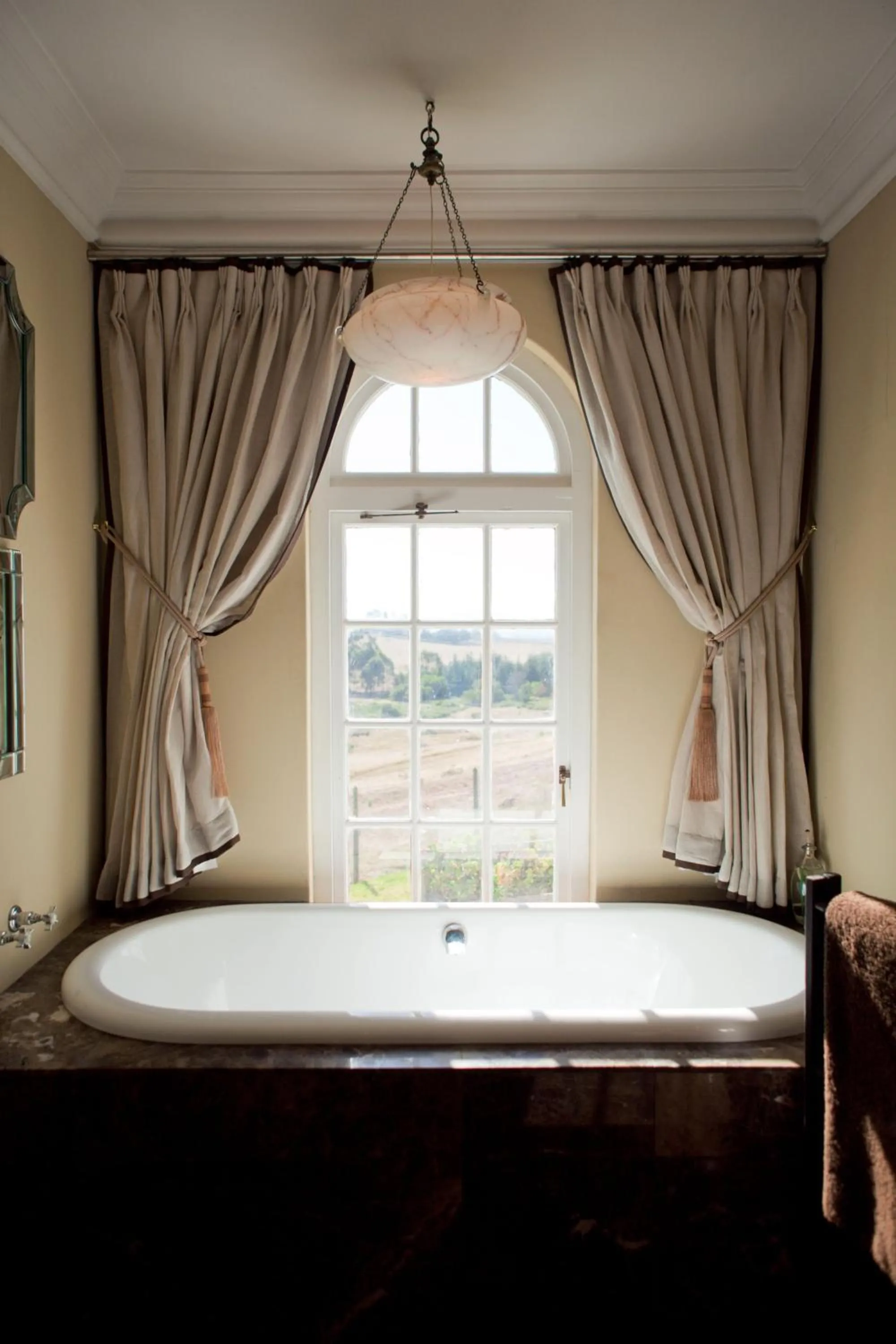 Bathroom, Bed in Hawksmoor House