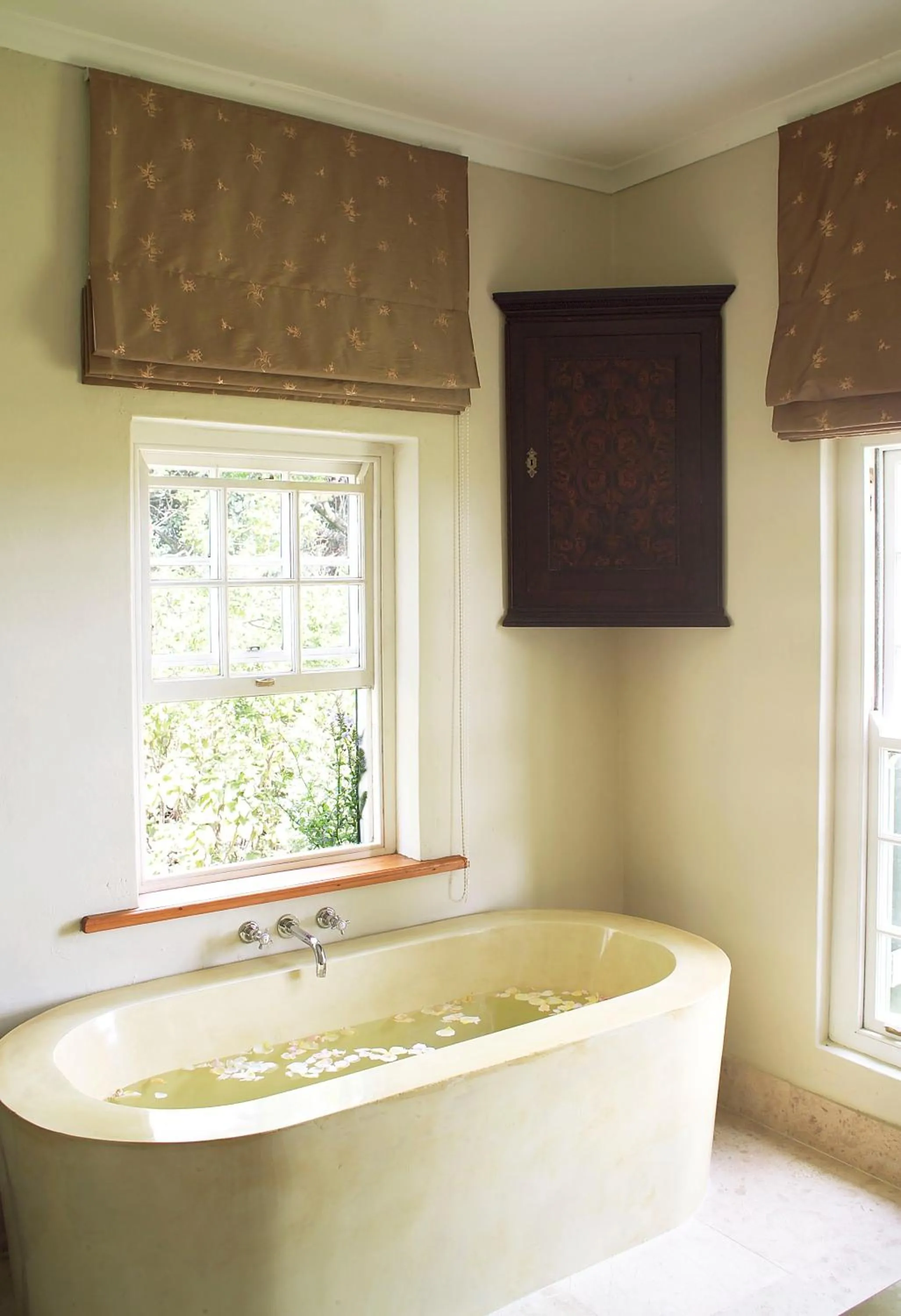 Bathroom in Hawksmoor House