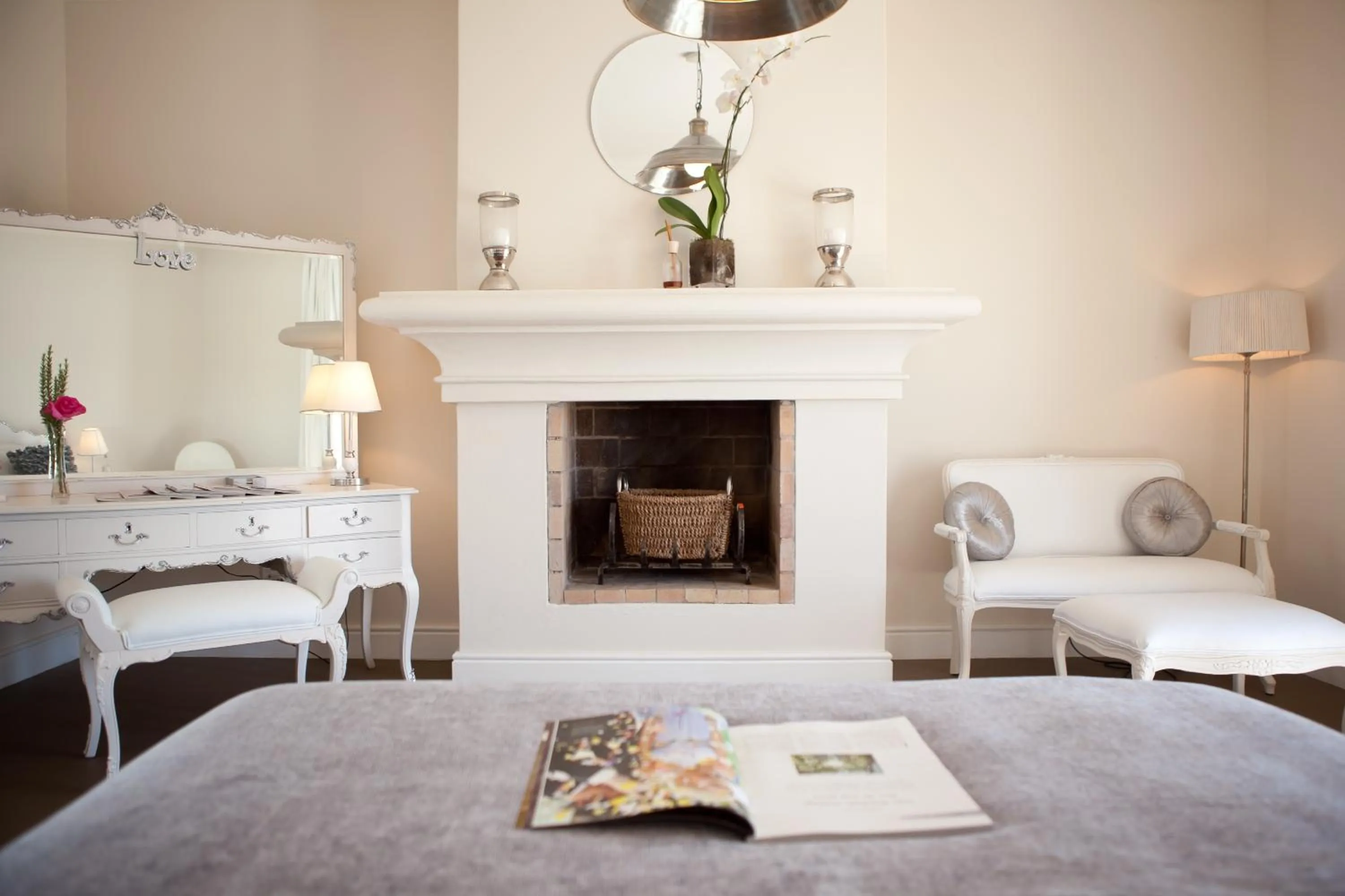 Decorative detail, Bed in Hawksmoor House