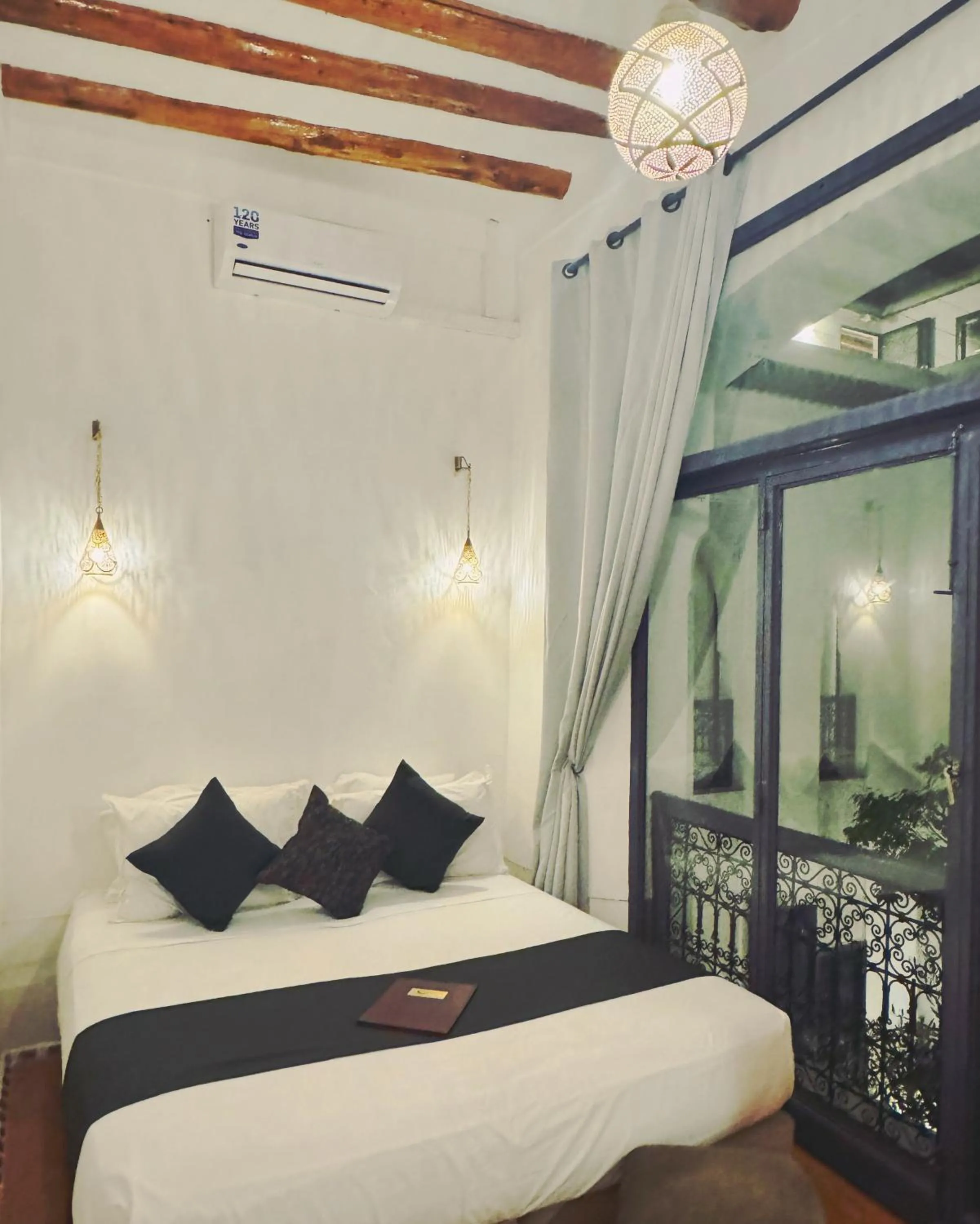 Bed in Riad Twilight