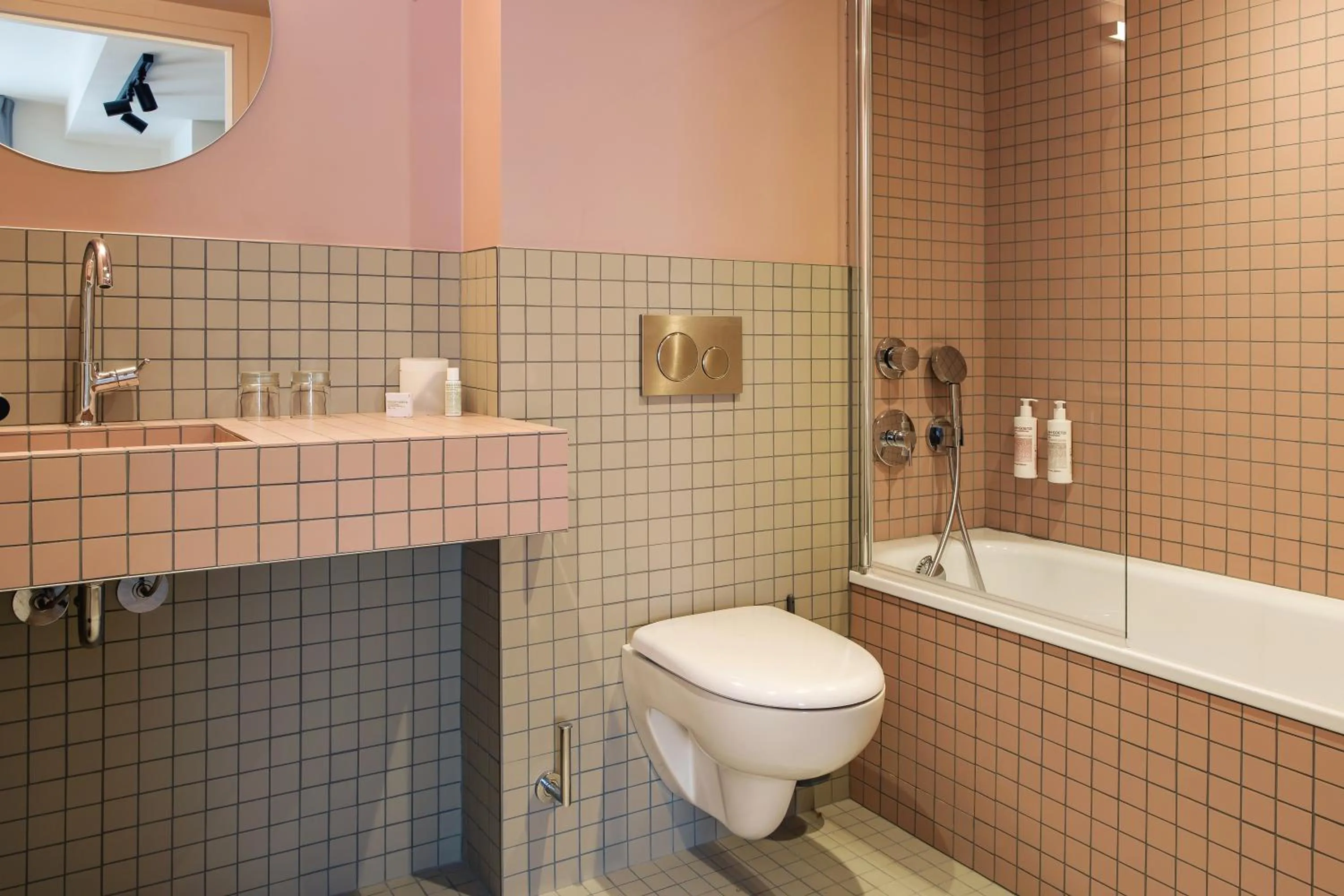 Bathroom in New Hotel Opéra