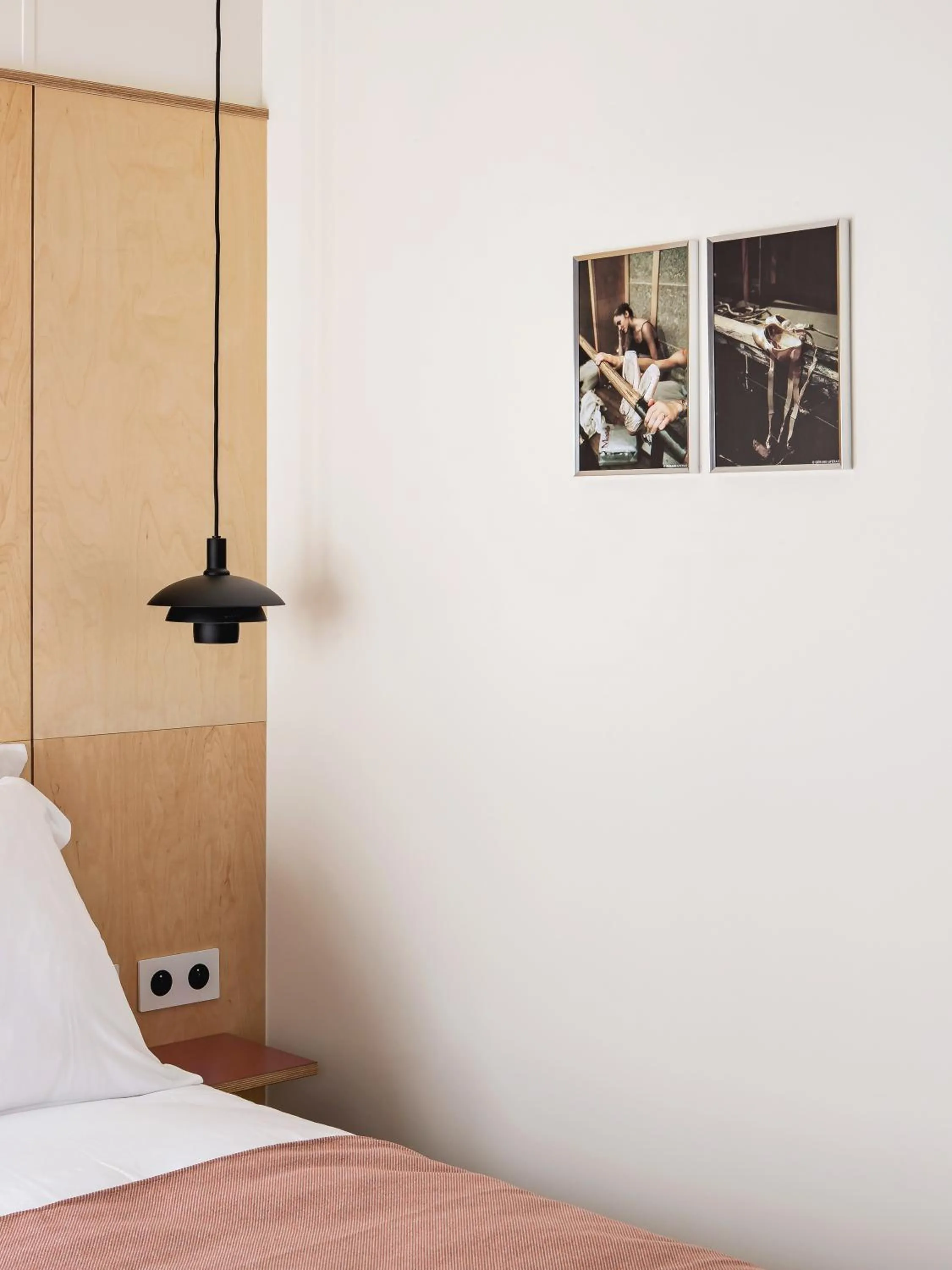 Decorative detail, Bed in New Hotel Opéra