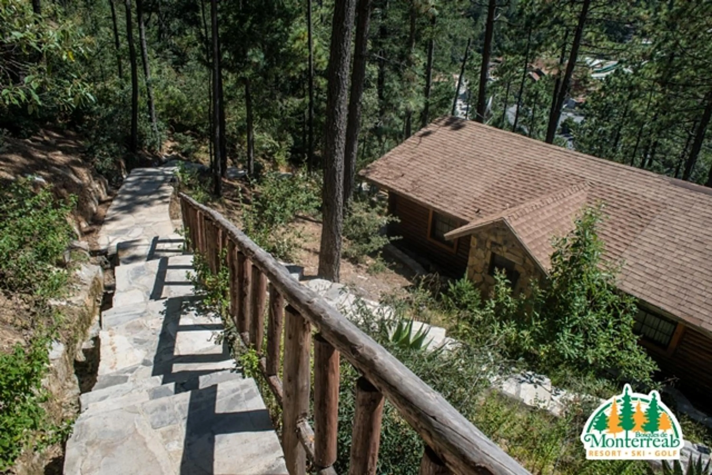 Facade/entrance in Bosques de Monterreal