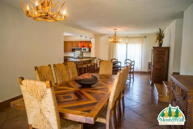 Dining area in Bosques de Monterreal