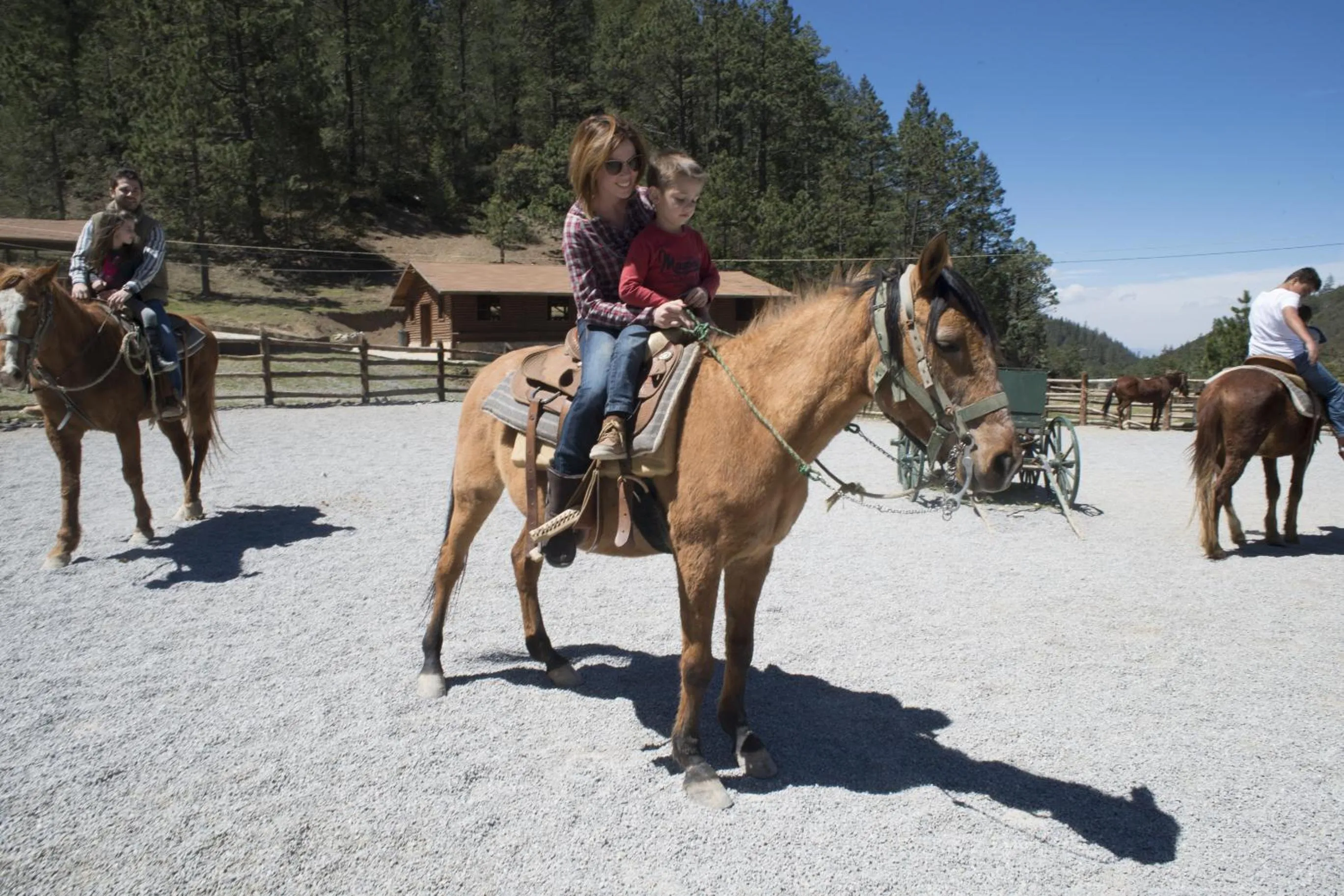 Horse-riding in Bosques de Monterreal