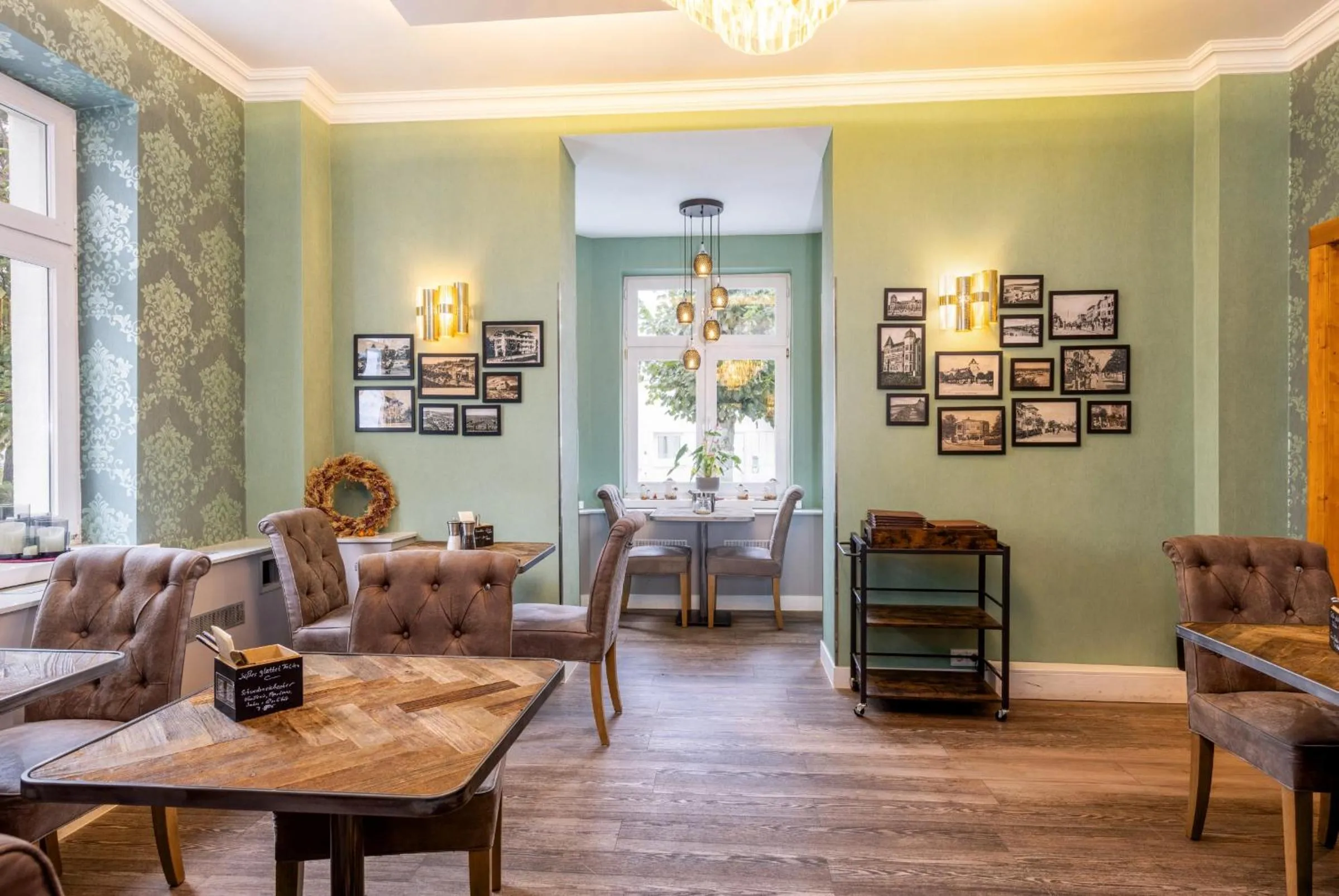 Restaurant/places to eat in Strandhotel zur Promenade