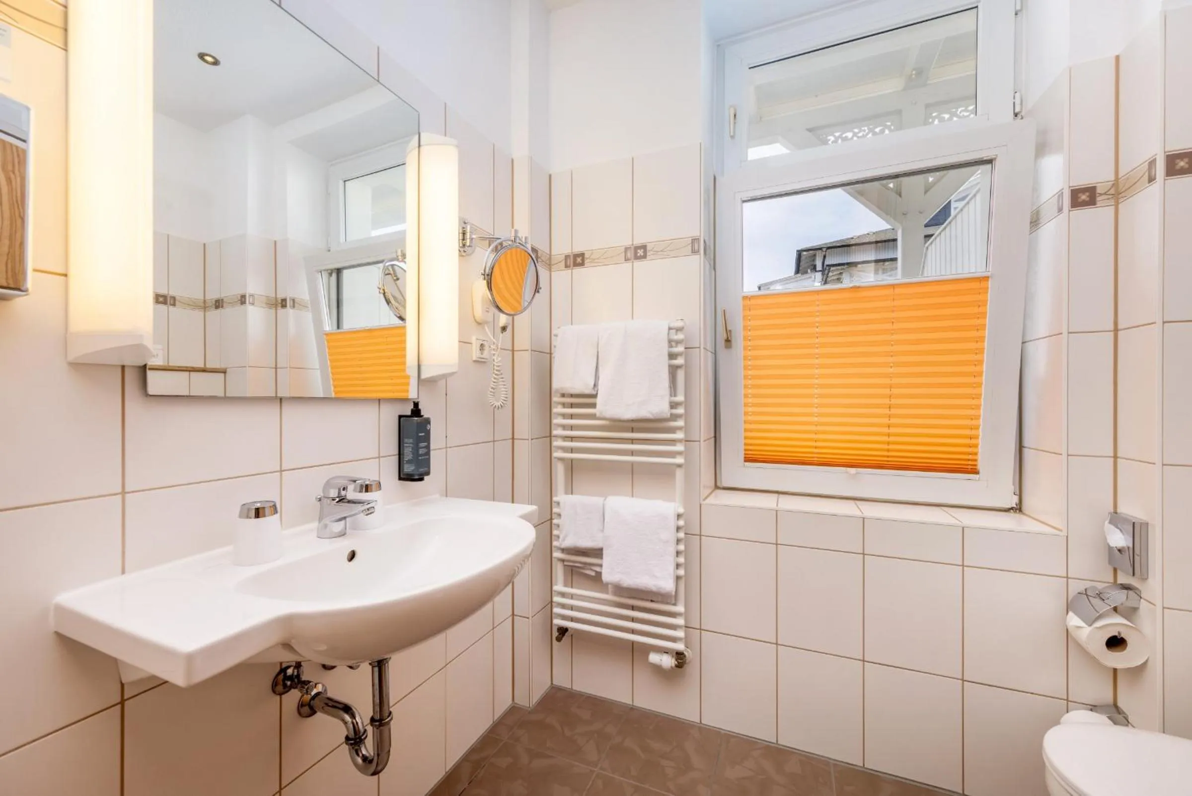 Bathroom in Strandhotel zur Promenade