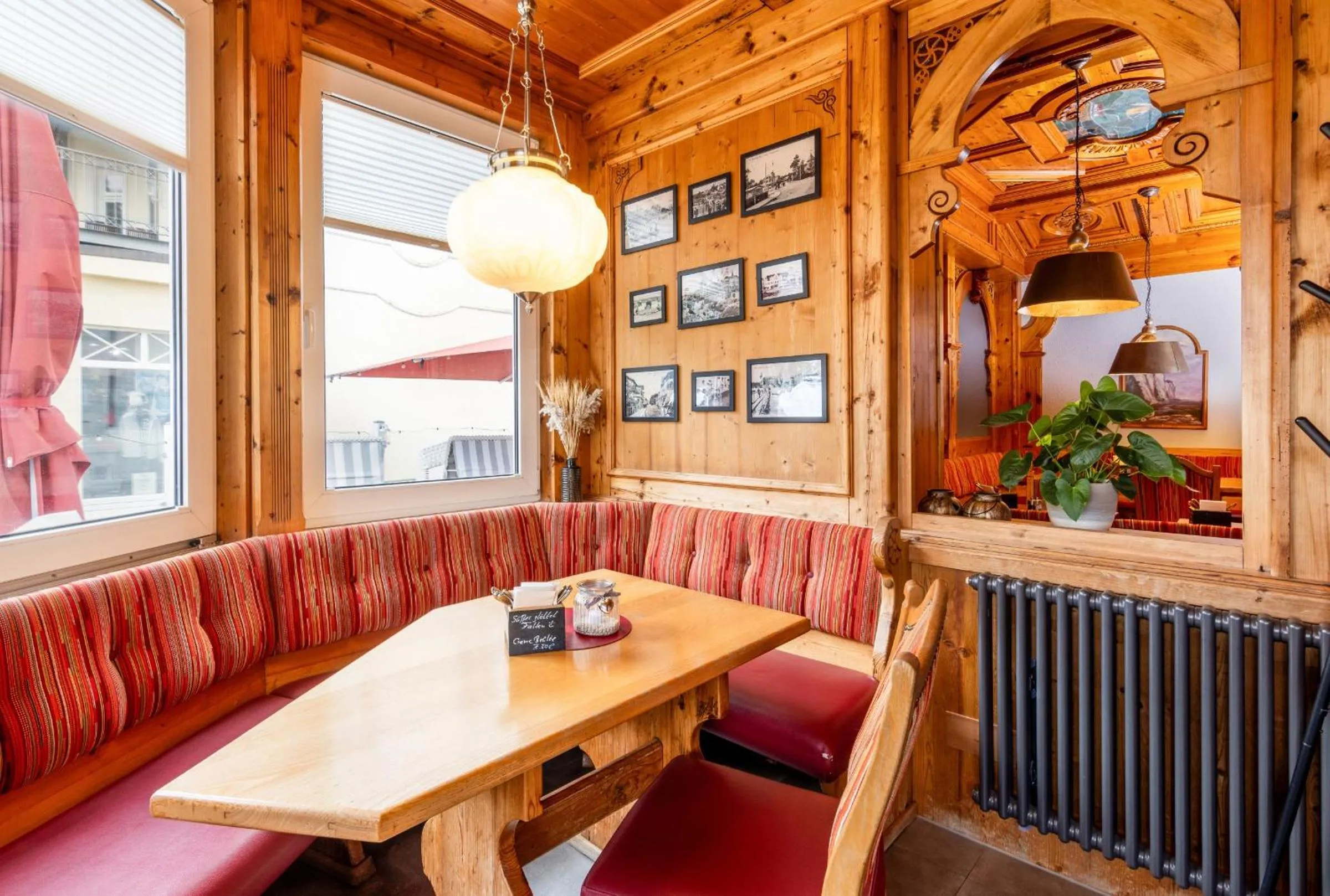 Restaurant/places to eat in Strandhotel zur Promenade