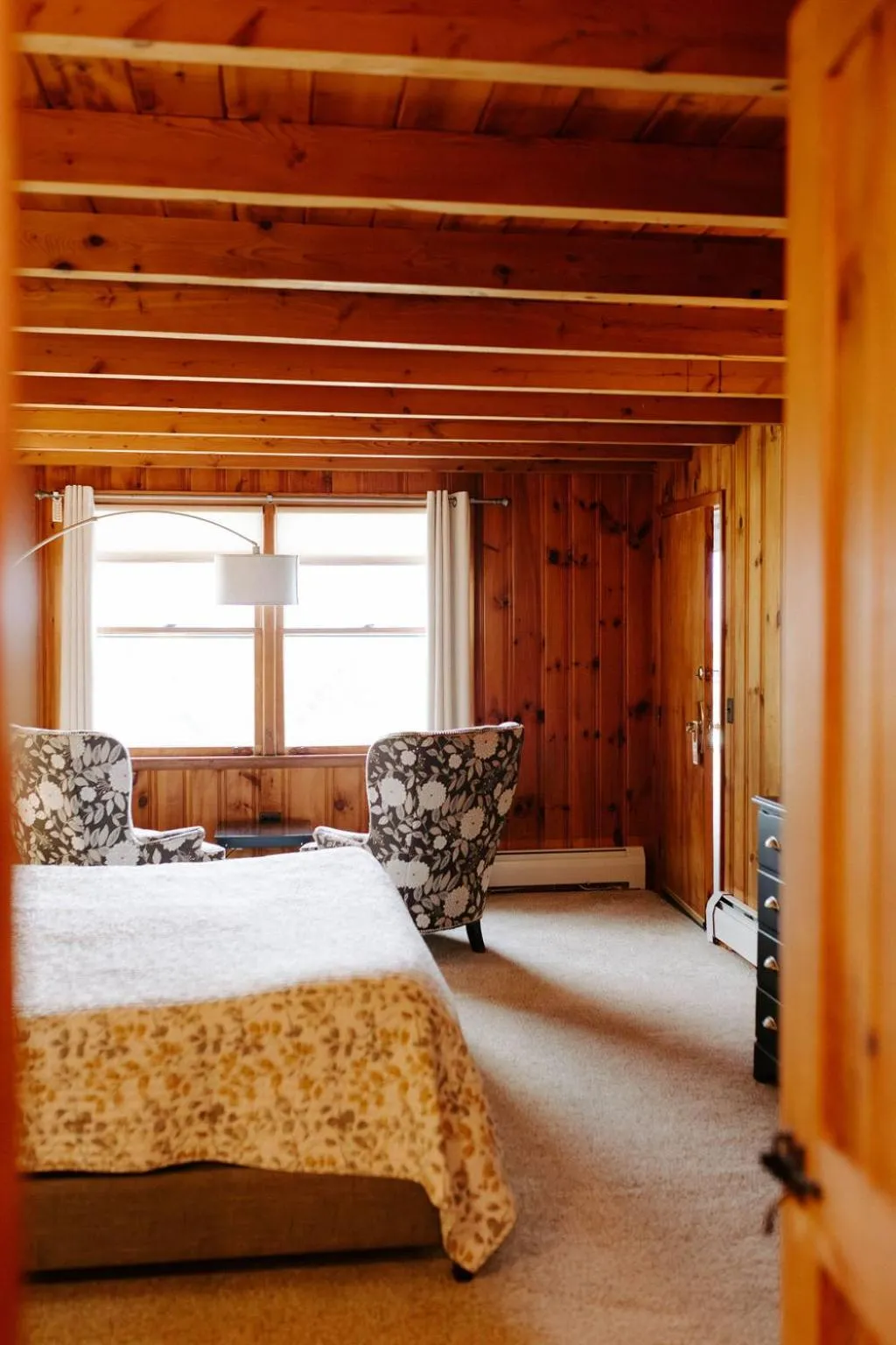 Bed in Snowvillage Inn