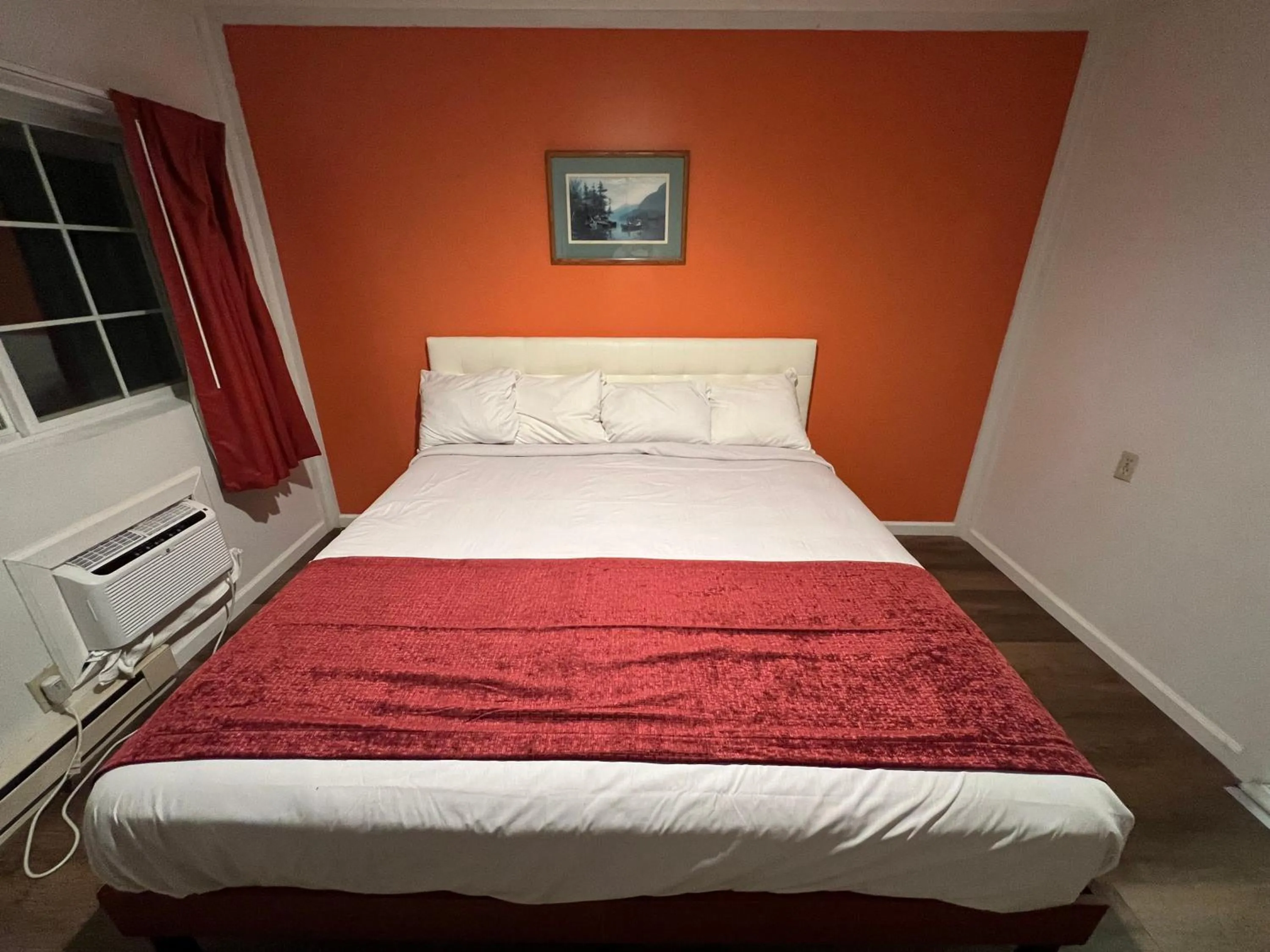 Bedroom, Bed in Colonel Williams Resort and Suites