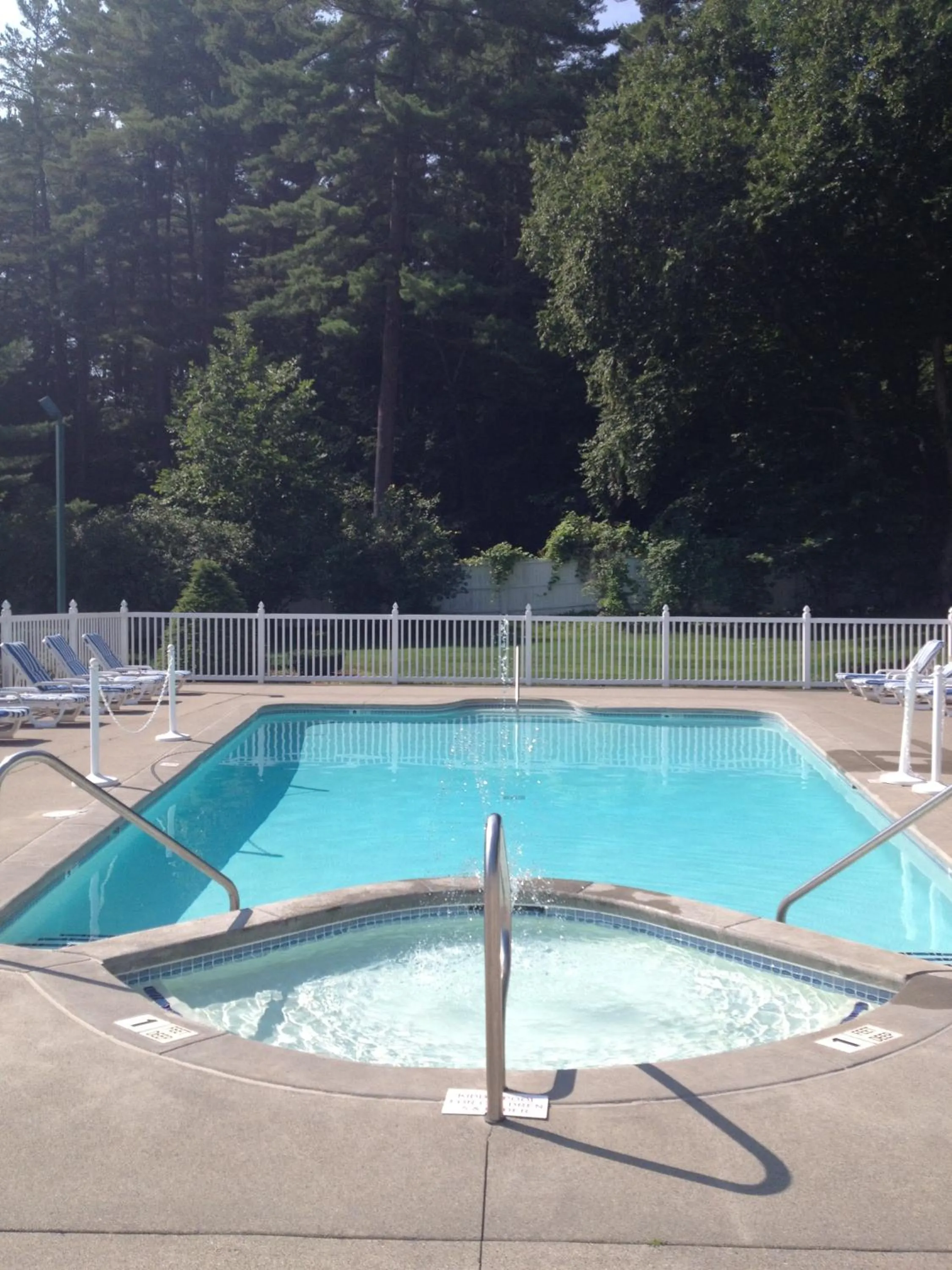 Day in Colonel Williams Resort and Suites