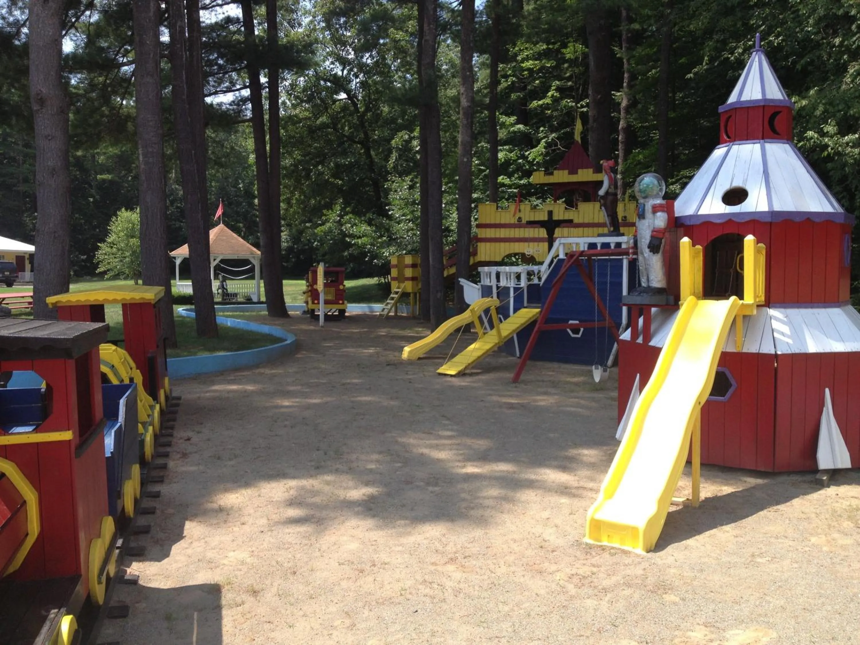 Day in Colonel Williams Resort and Suites