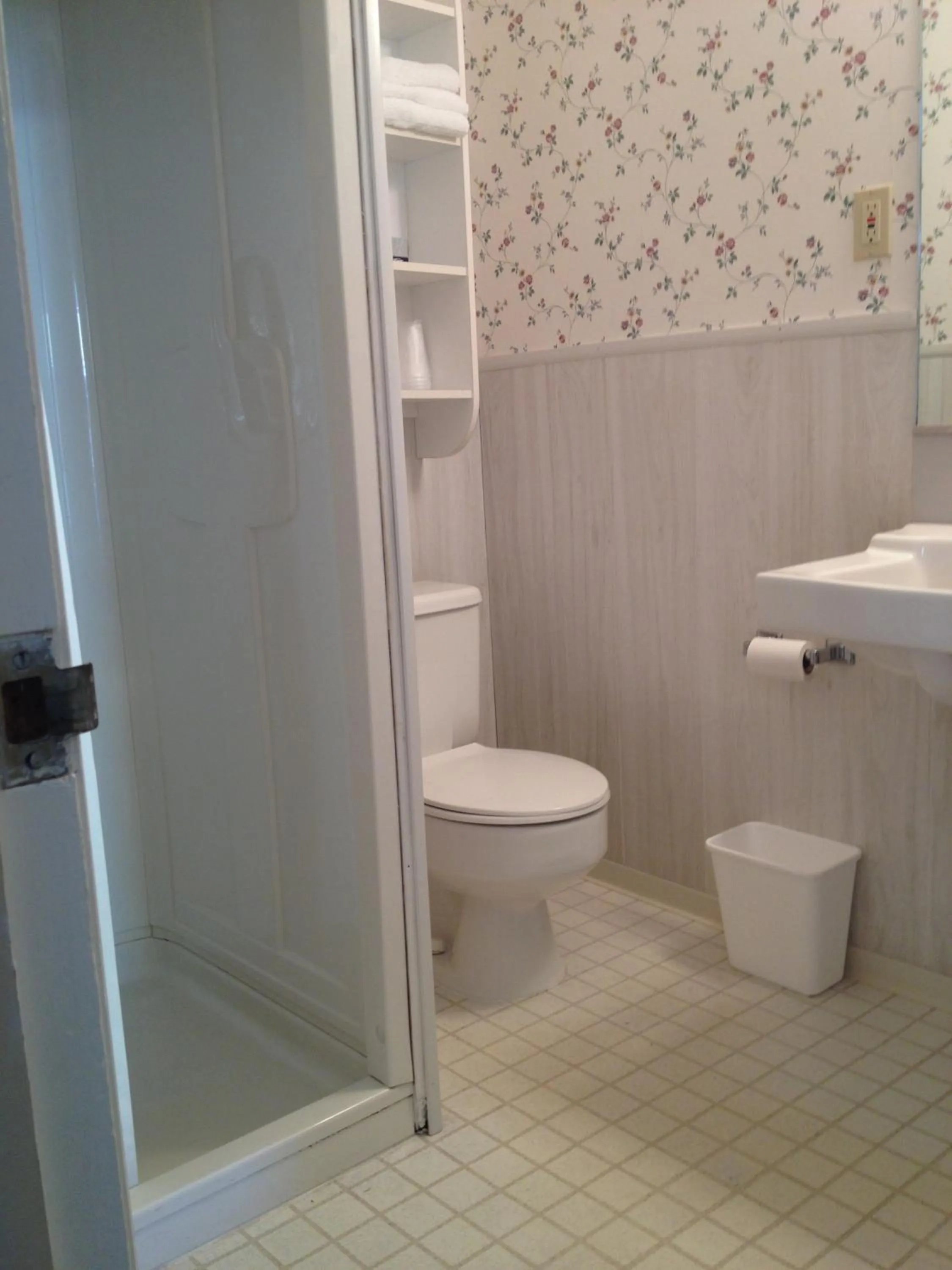 Bathroom in Colonel Williams Resort and Suites