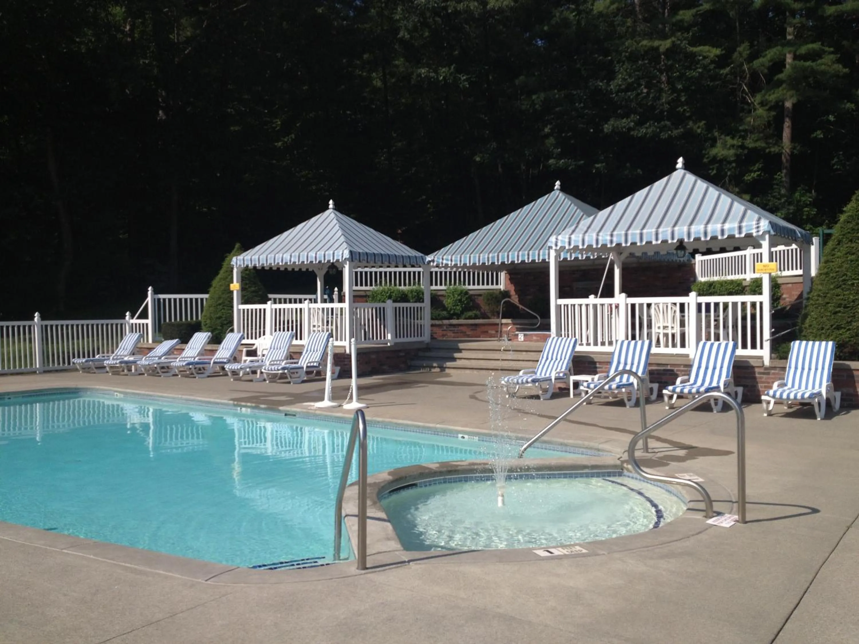 Day in Colonel Williams Resort and Suites