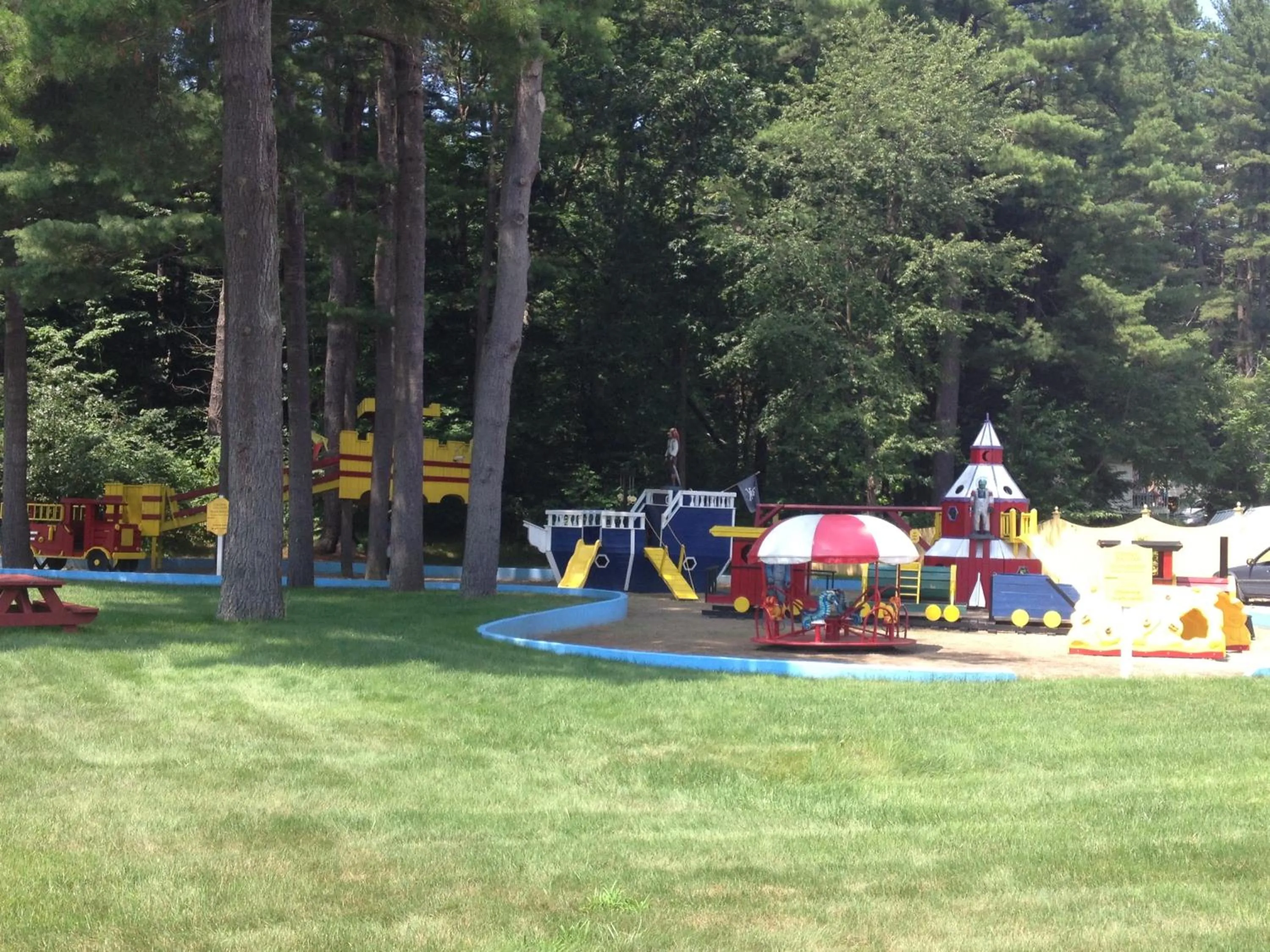 Day in Colonel Williams Resort and Suites