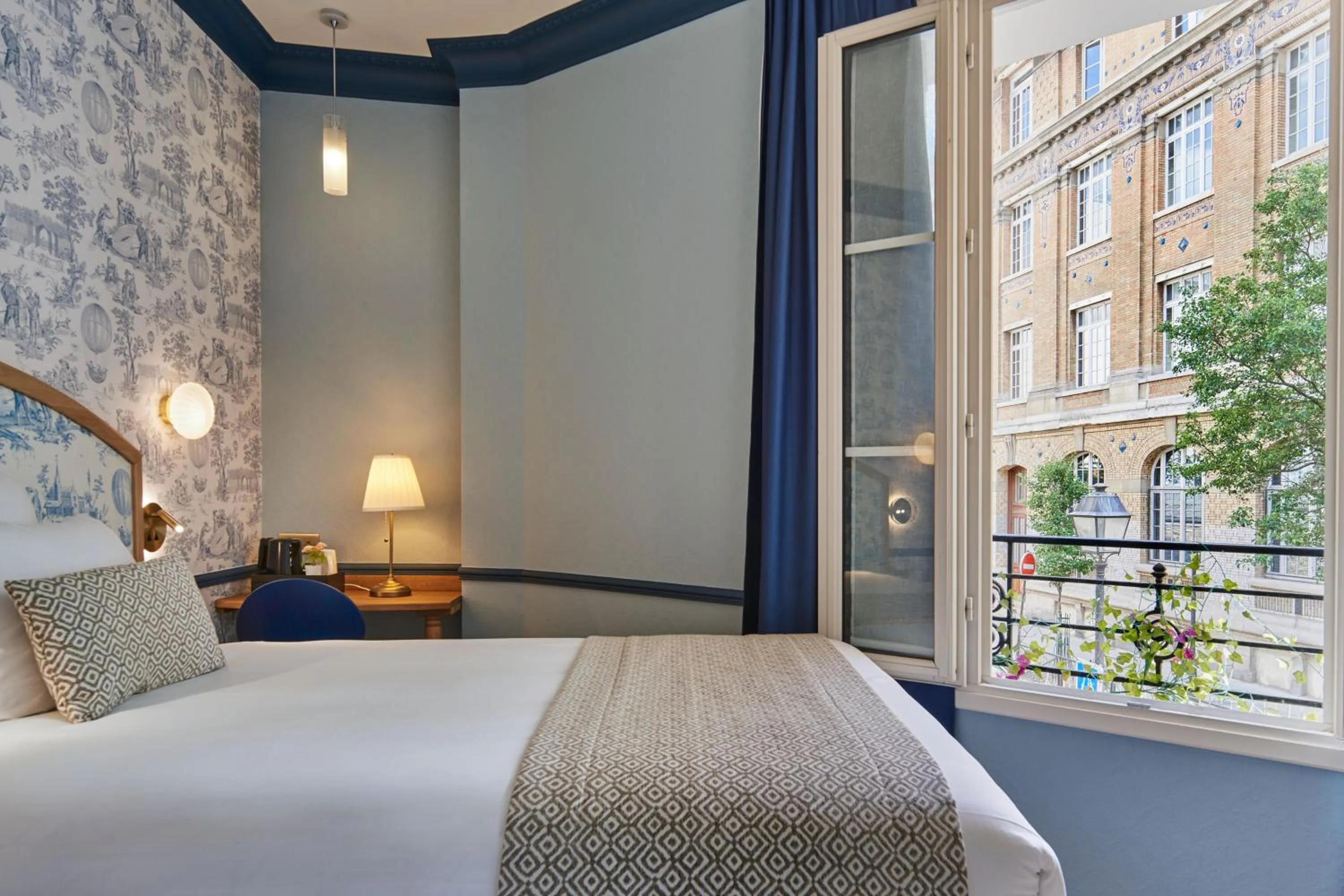 Bedroom, Bed in Hotel de Neuve by Happyculture