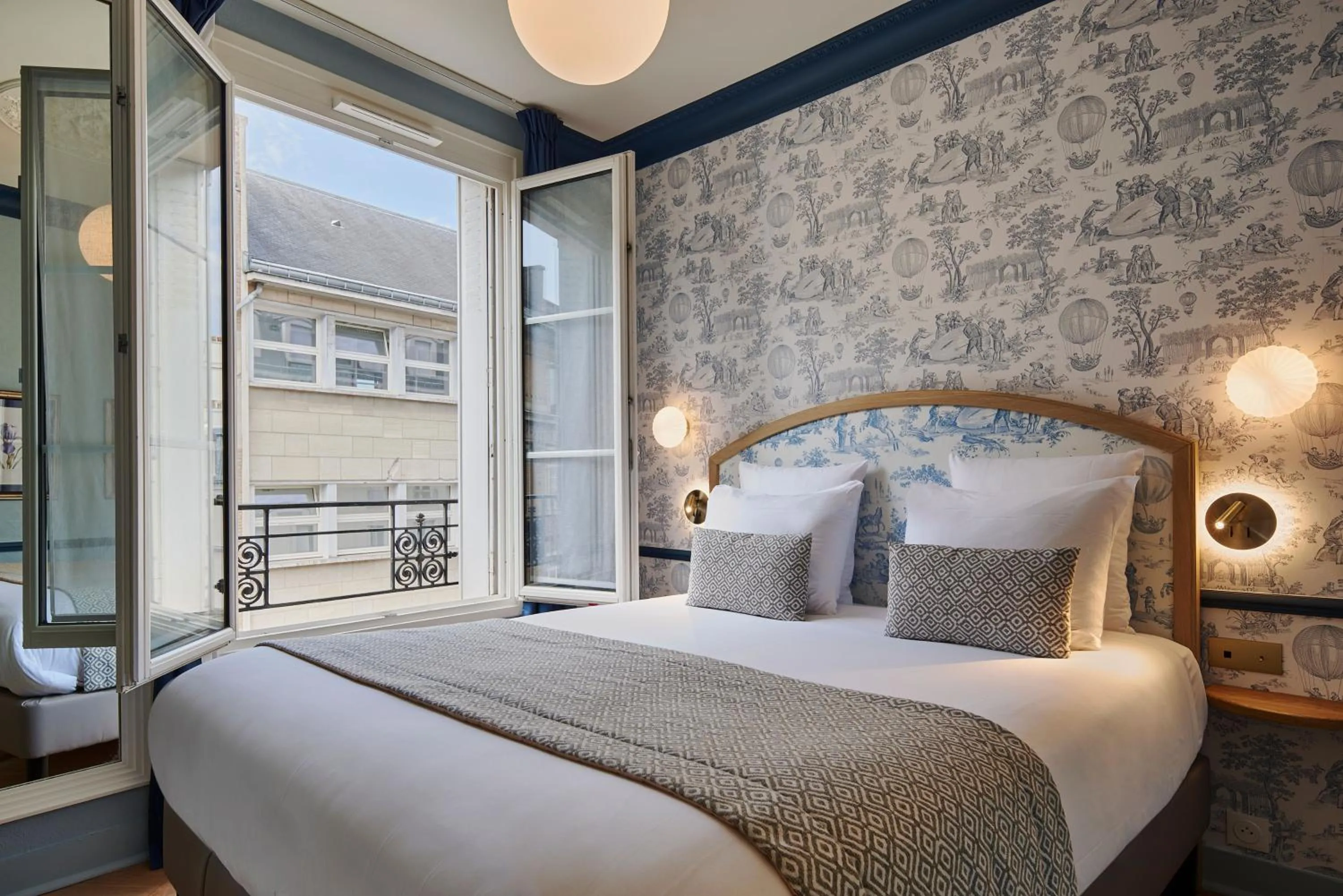 Bedroom, Bed in Hotel de Neuve by Happyculture