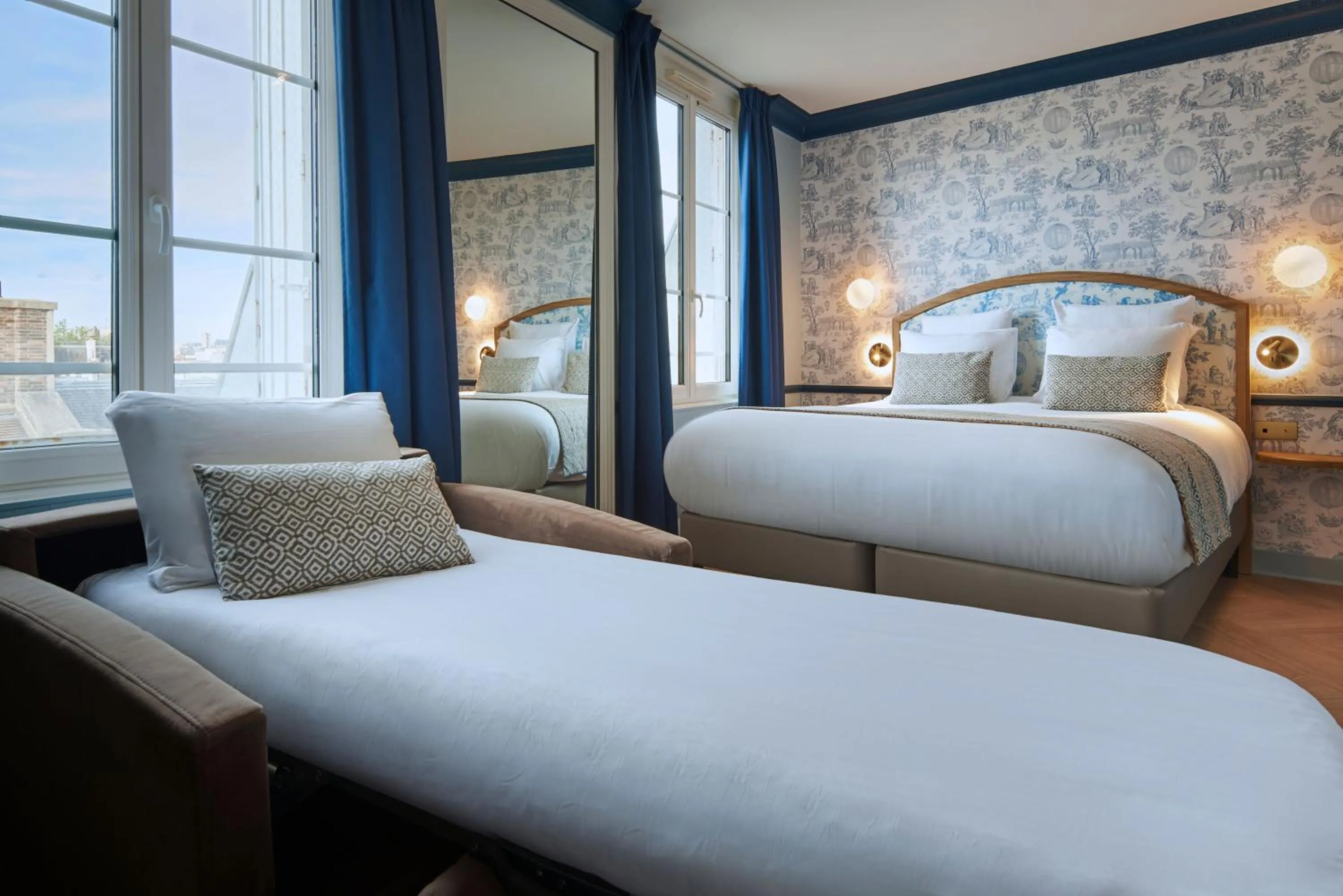 Bedroom, Bed in Hotel de Neuve by Happyculture