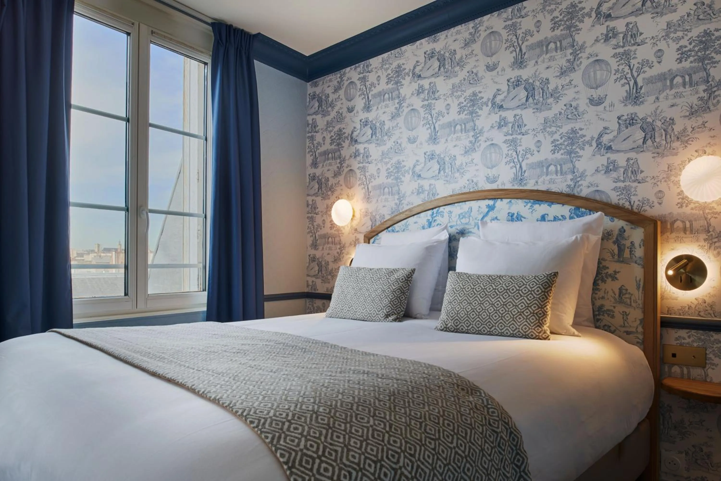 Bedroom, Bed in Hotel de Neuve by Happyculture