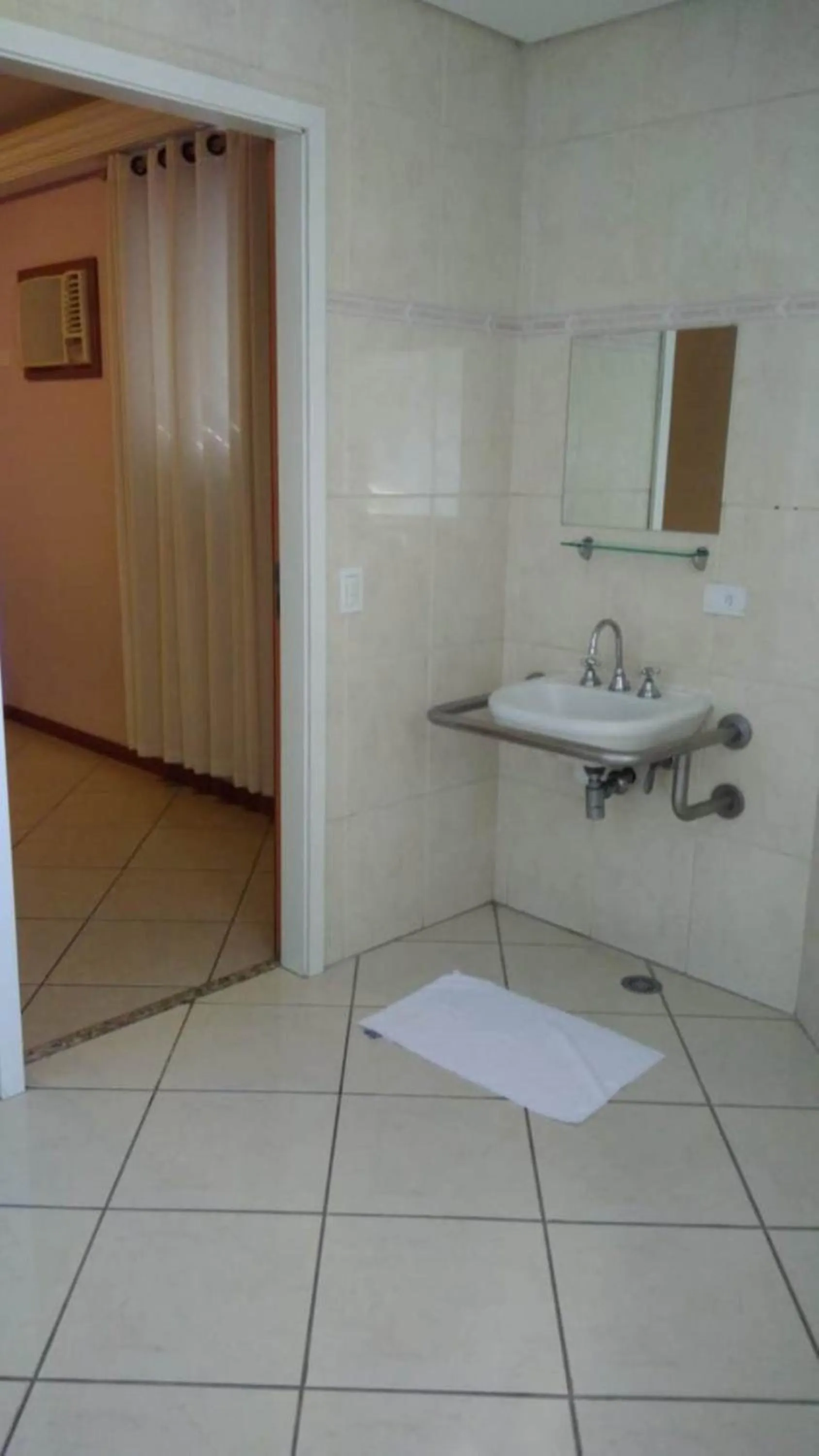 Toilet in Hotel Luni