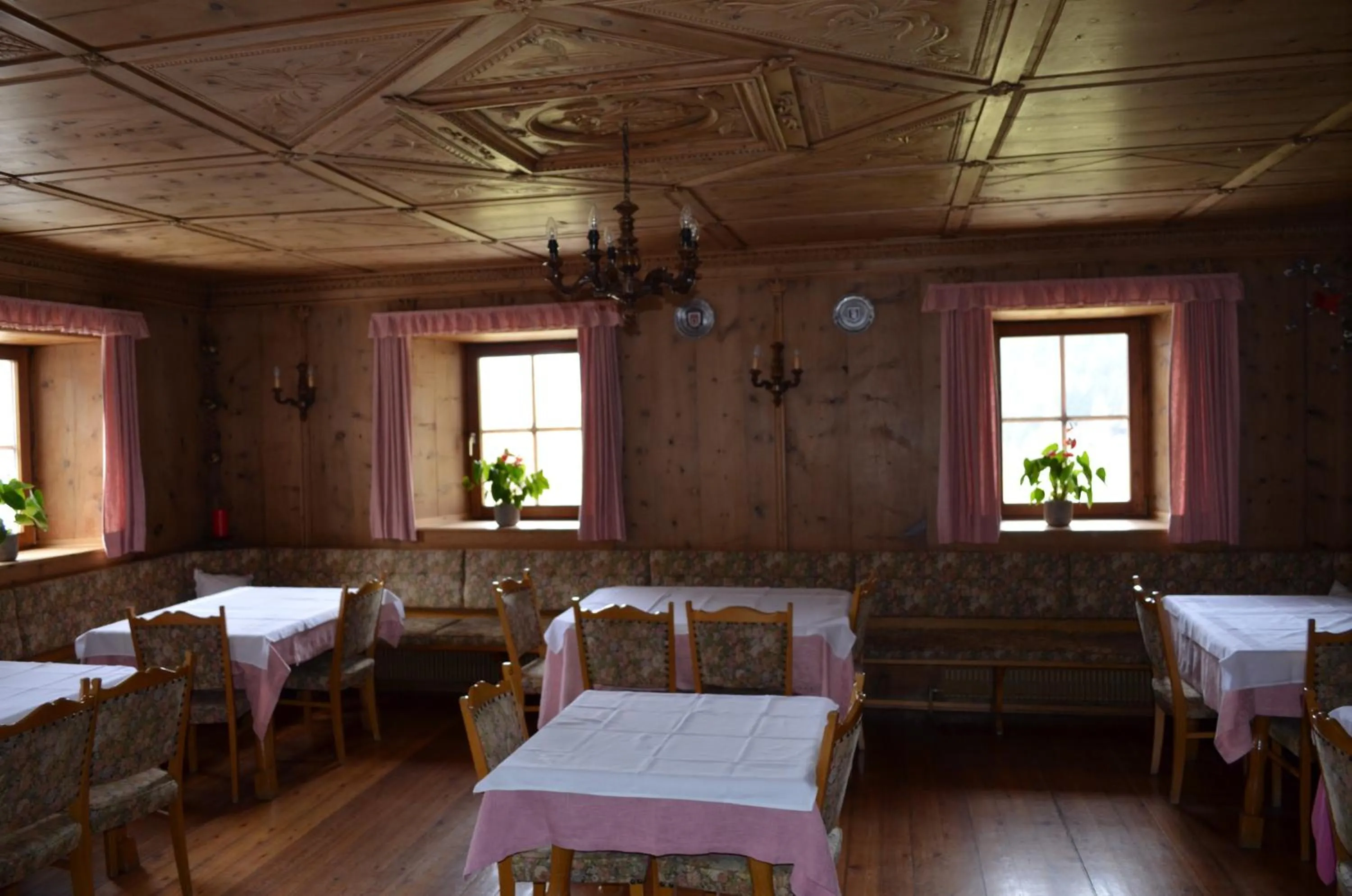 Restaurant/places to eat in Ansitz Goller