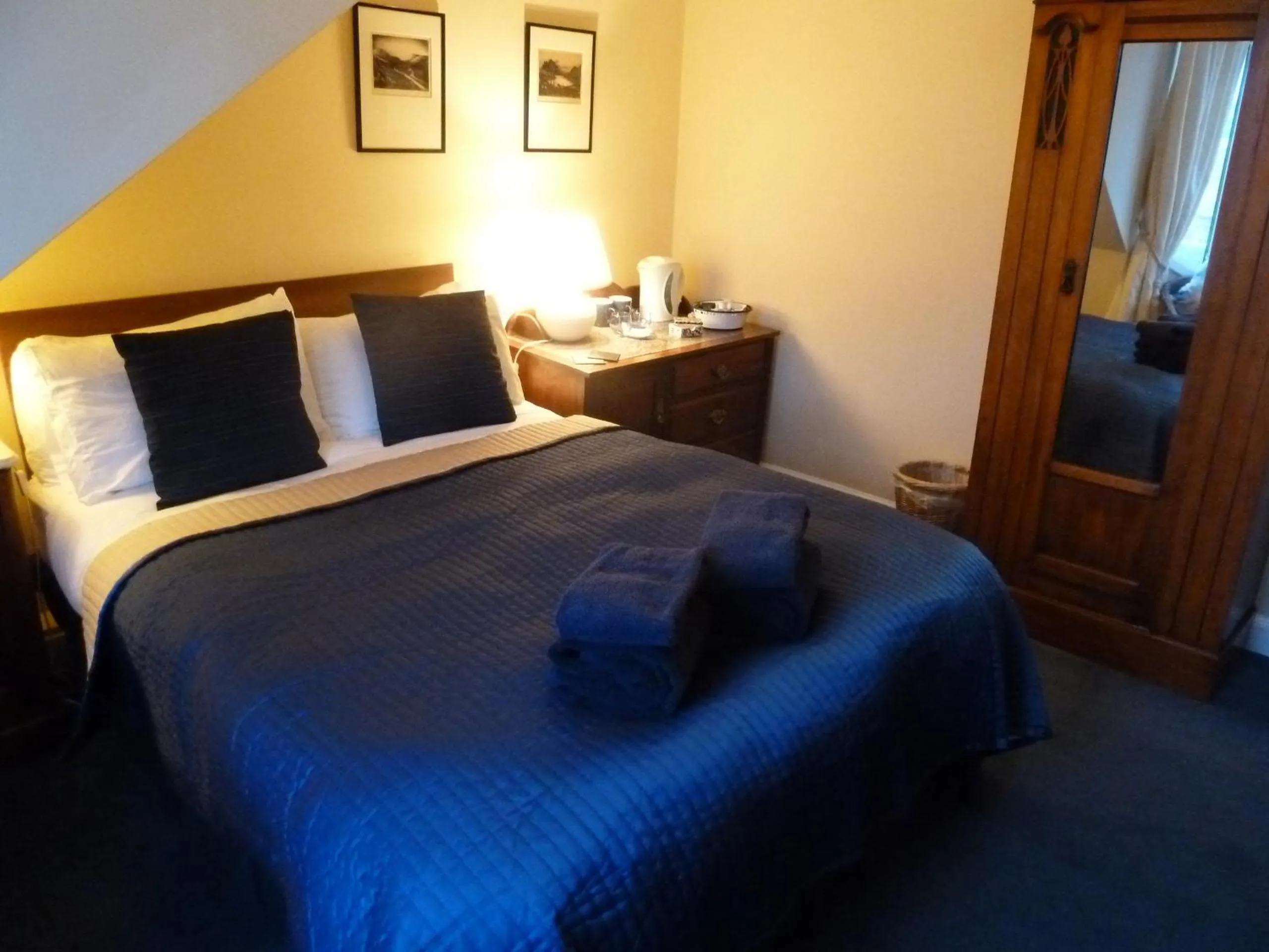 Bed in Burnside Guest House