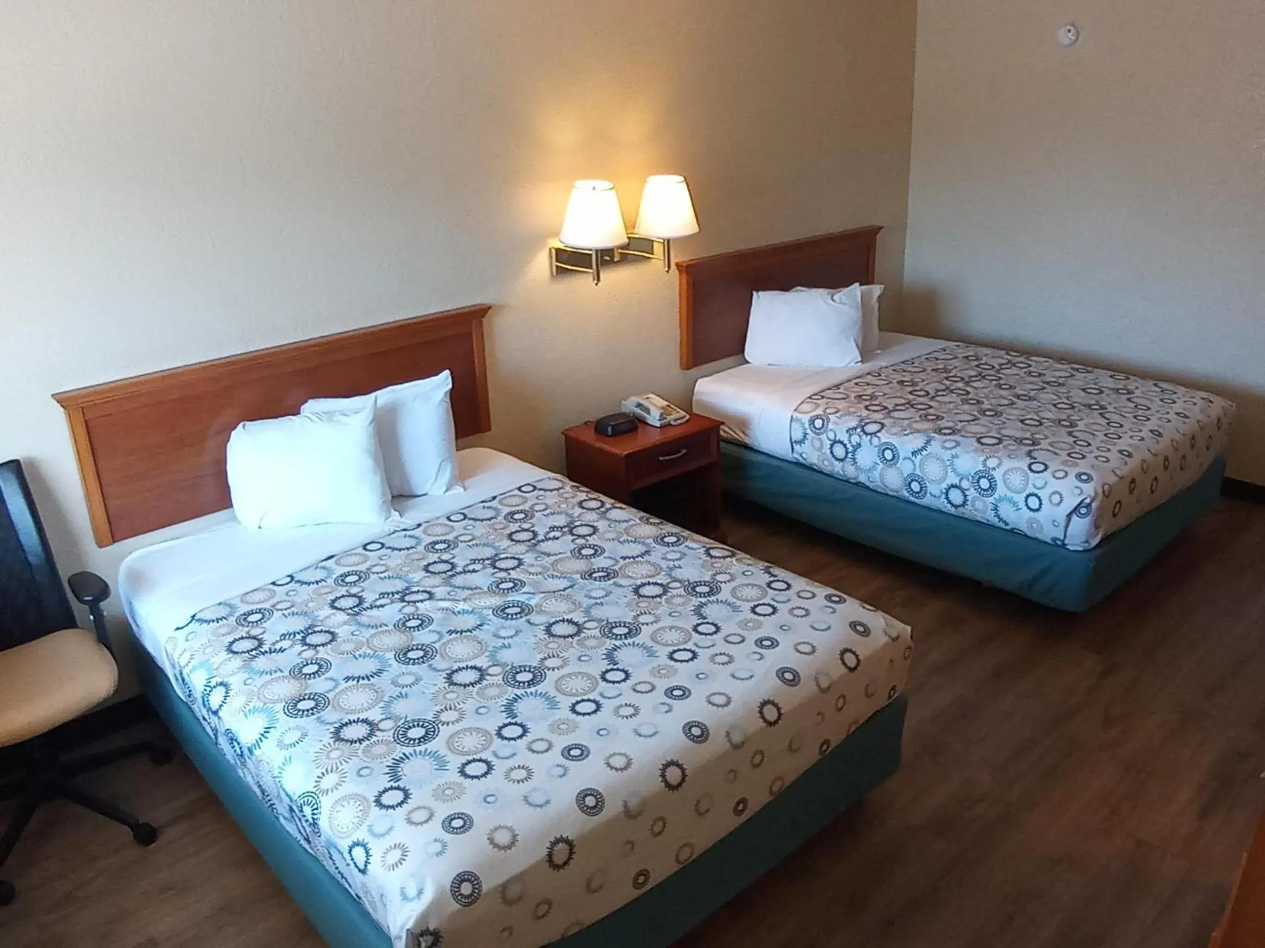 Queen Room with Two Queen Beds - Non-Smoking in Hole Inn the Wall Hotel - Fort Walton Beach - Sunset Plaza - nearby Beaches & Hurlburt Queen Room with Two Queen Beds - Non-Smoking in Hole Inn the Wall Hotel - Fort Walton Beach - Sunset Plaza - nearby Beaches & Hurlburt