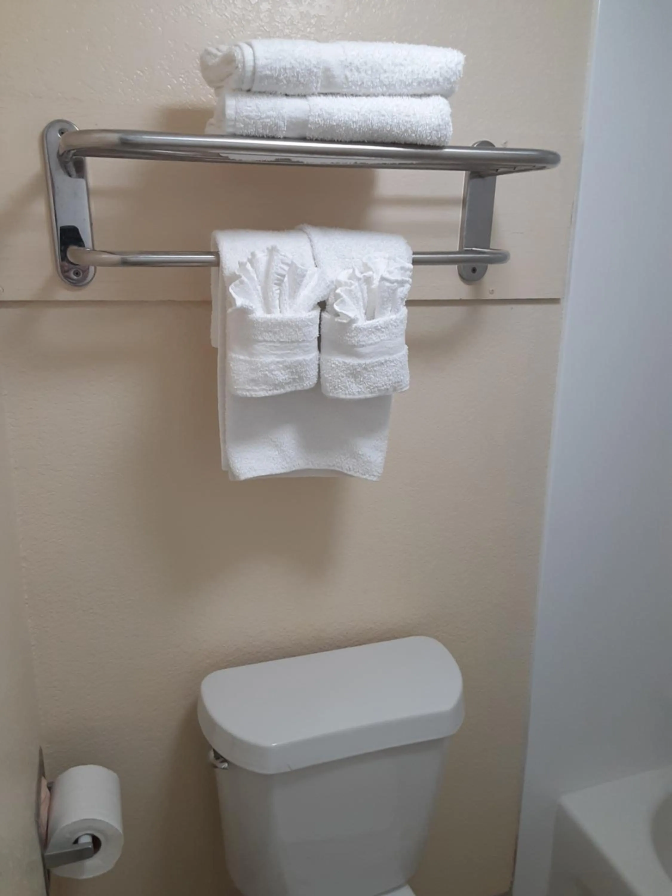 Bathroom in Hole Inn the Wall Hotel - Fort Walton Beach - Sunset Plaza - nearby Beaches & Hurlburt