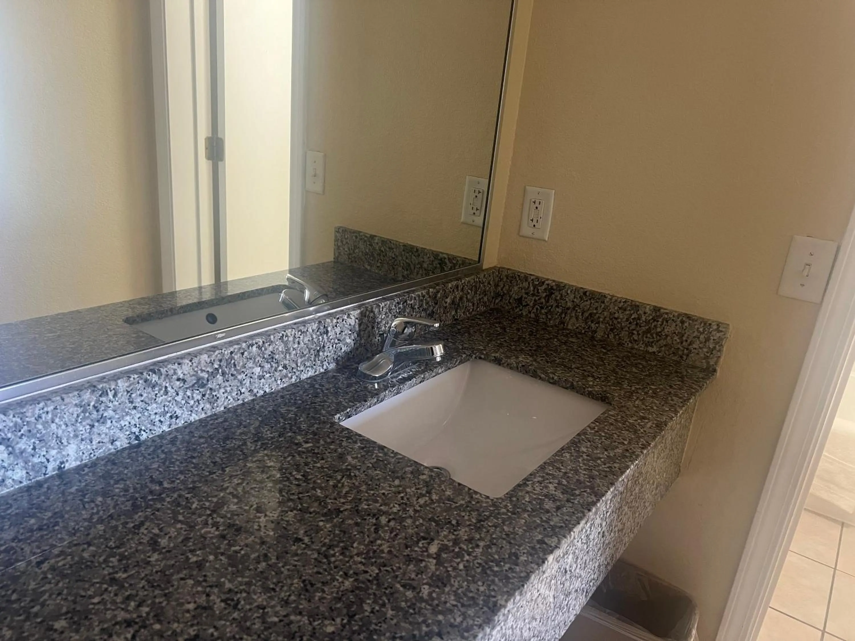 Bathroom in Hole Inn the Wall Hotel - Fort Walton Beach - Sunset Plaza - nearby Beaches & Hurlburt