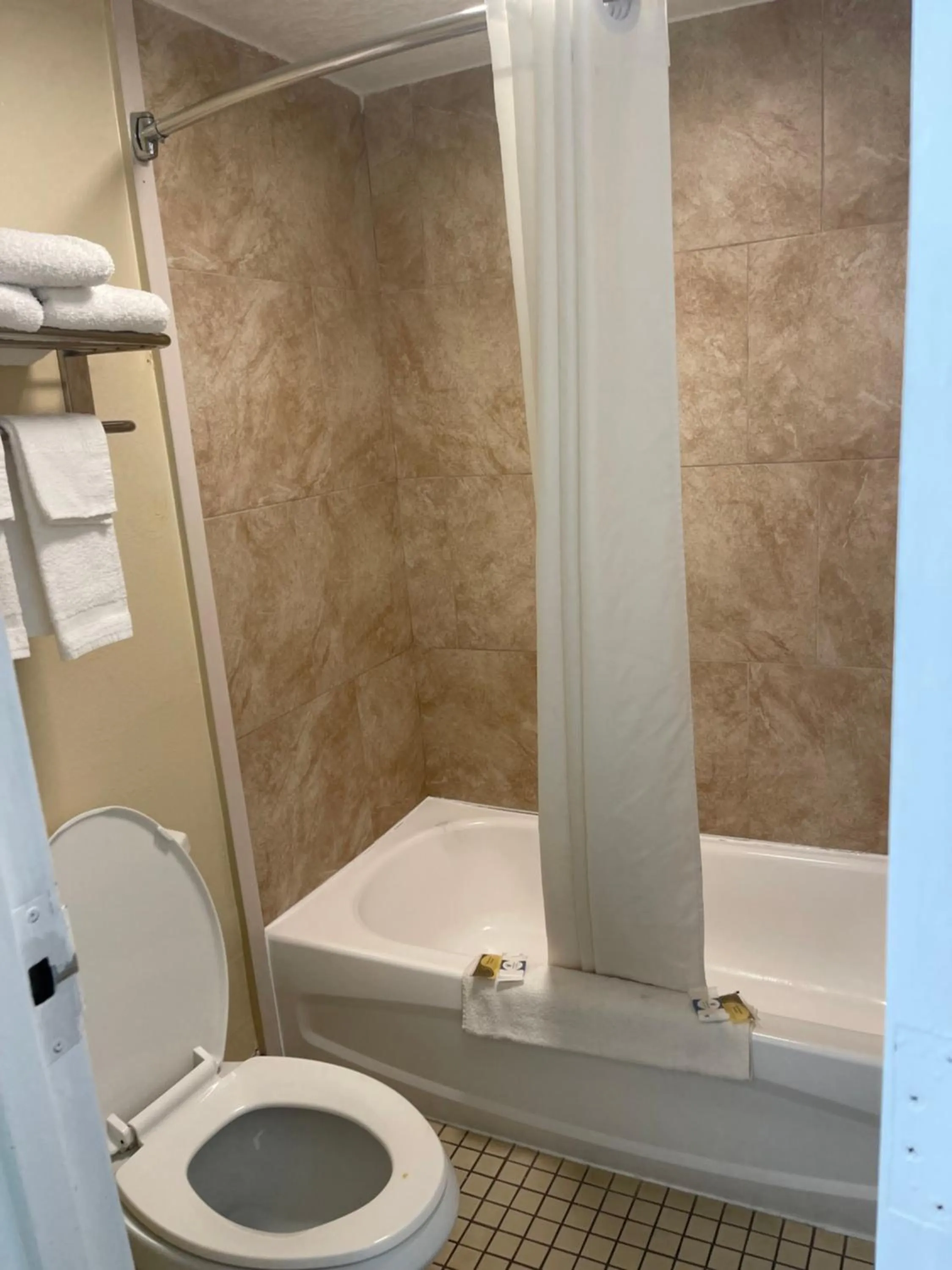 Bathroom in Hole Inn the Wall Hotel - Fort Walton Beach - Sunset Plaza - nearby Beaches & Hurlburt
