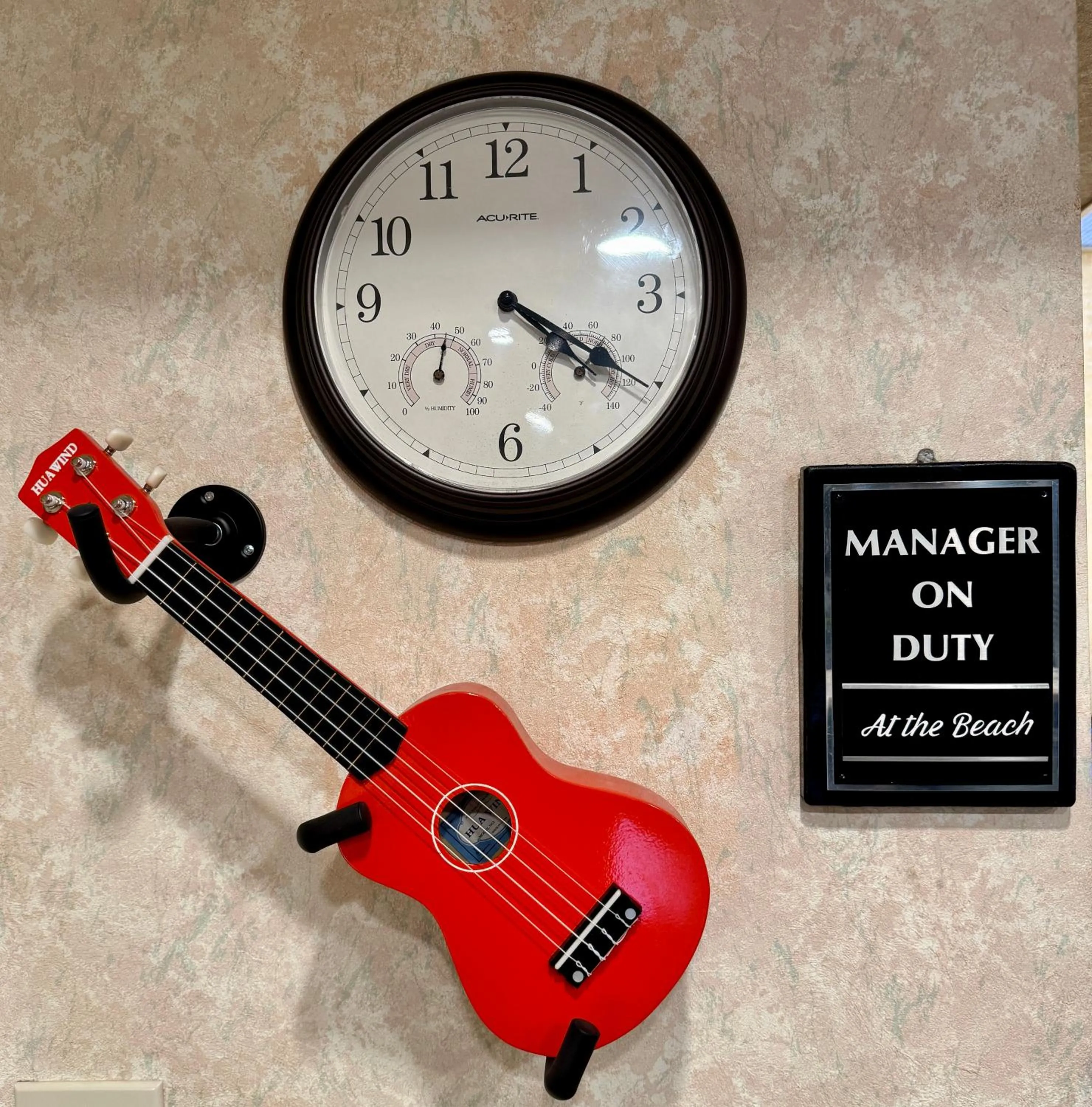 Lobby or reception in Hole Inn the Wall Hotel - Fort Walton Beach - Sunset Plaza - nearby Beaches & Hurlburt