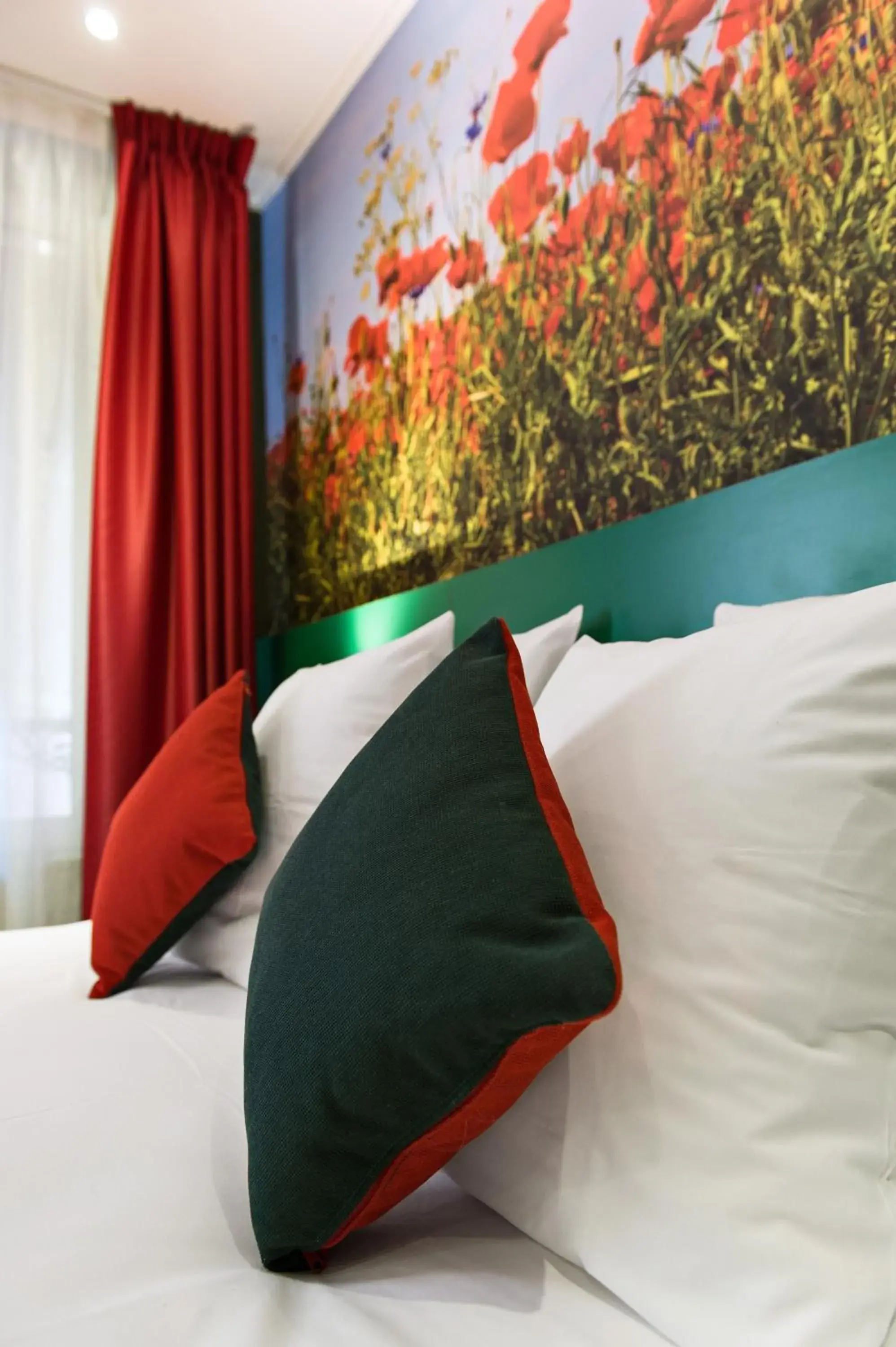 Business Single Room in Jardins de Montmartre Business Single Room in Jardins de Montmartre