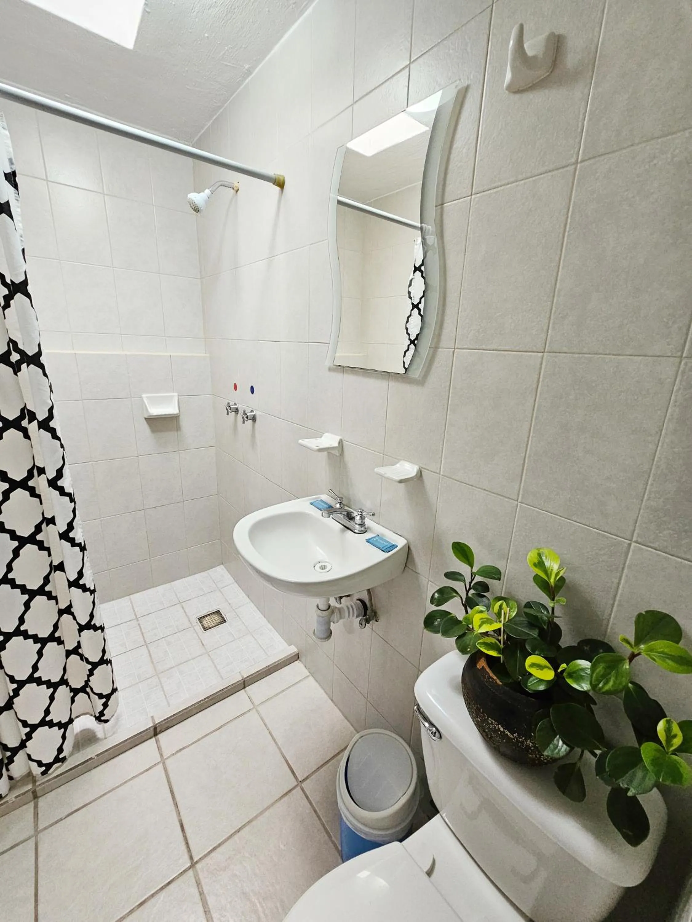 Toilet in Hotel del Refugio