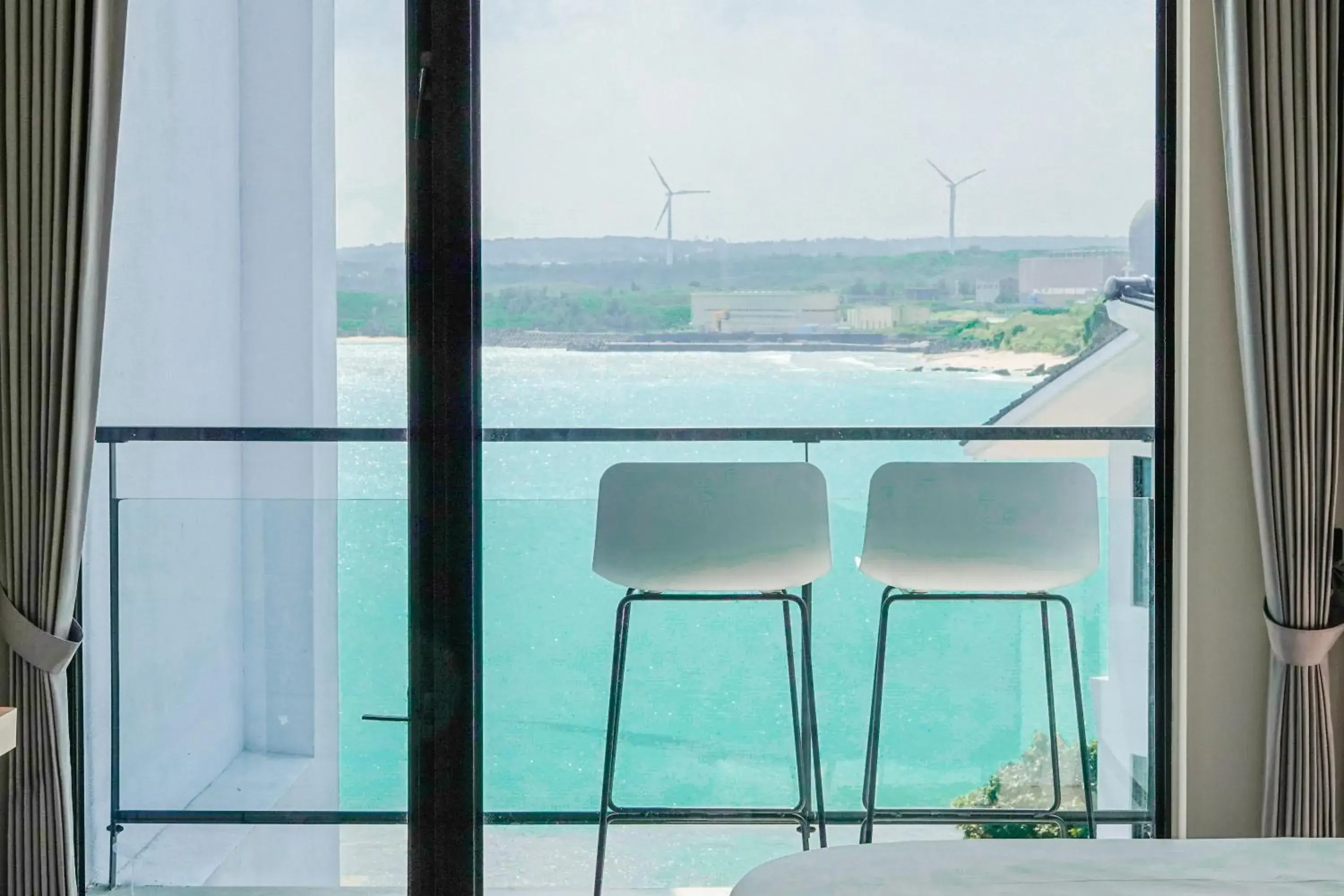 Double Room with Balcony in Sunshine Liv. Double Room with Balcony in Sunshine Liv.