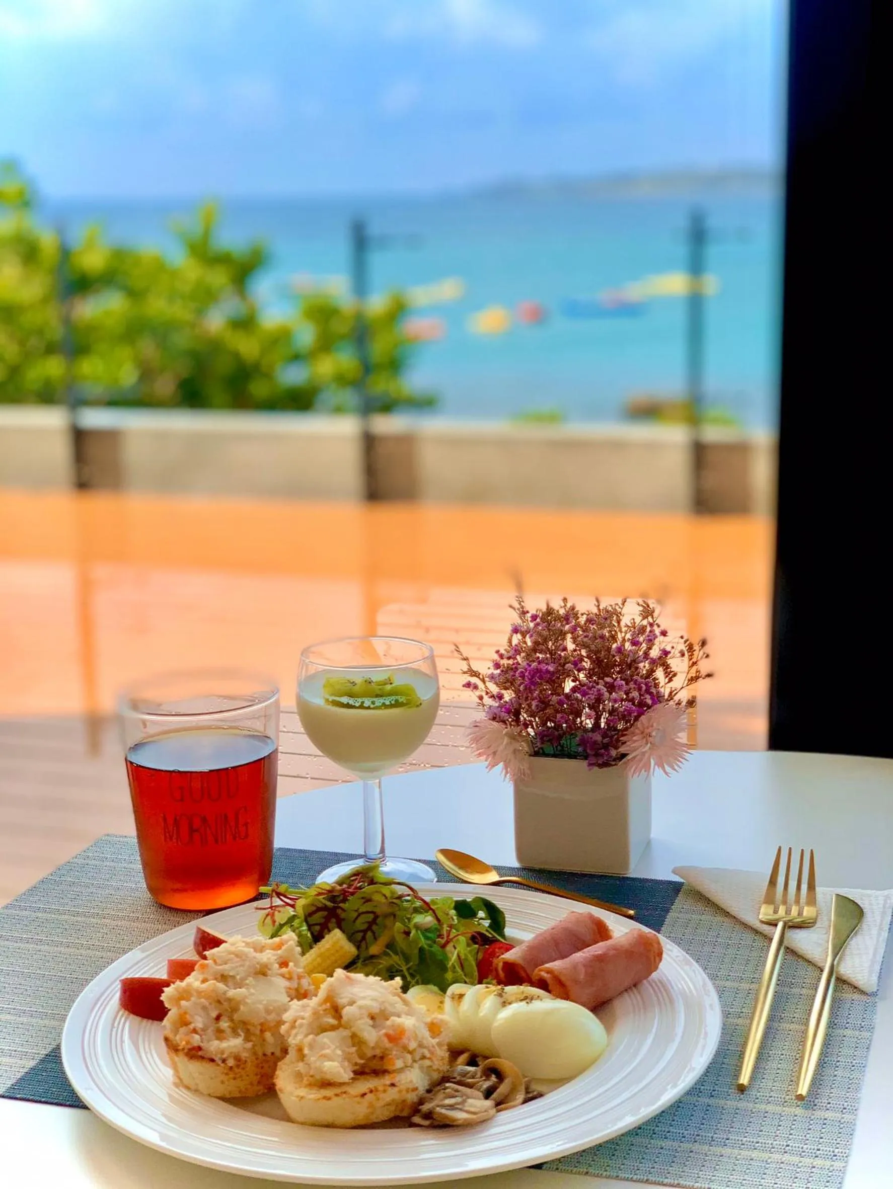 Restaurant/places to eat in Sunshine Liv.