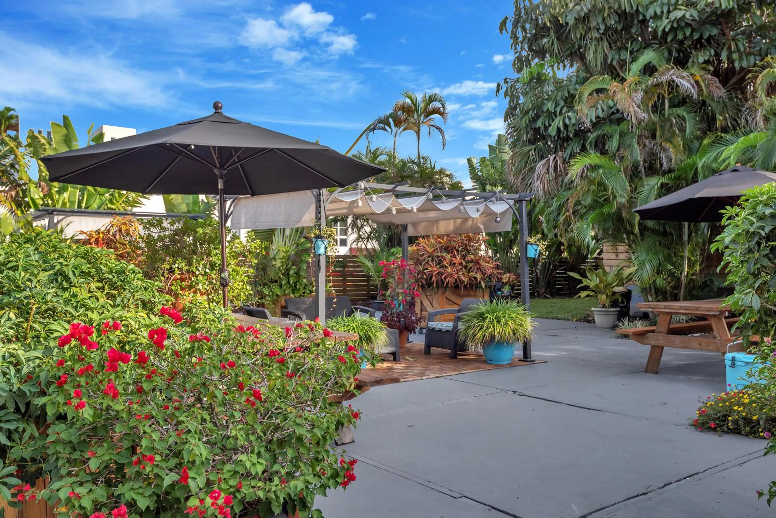 Inner courtyard view in Oasis Hotel