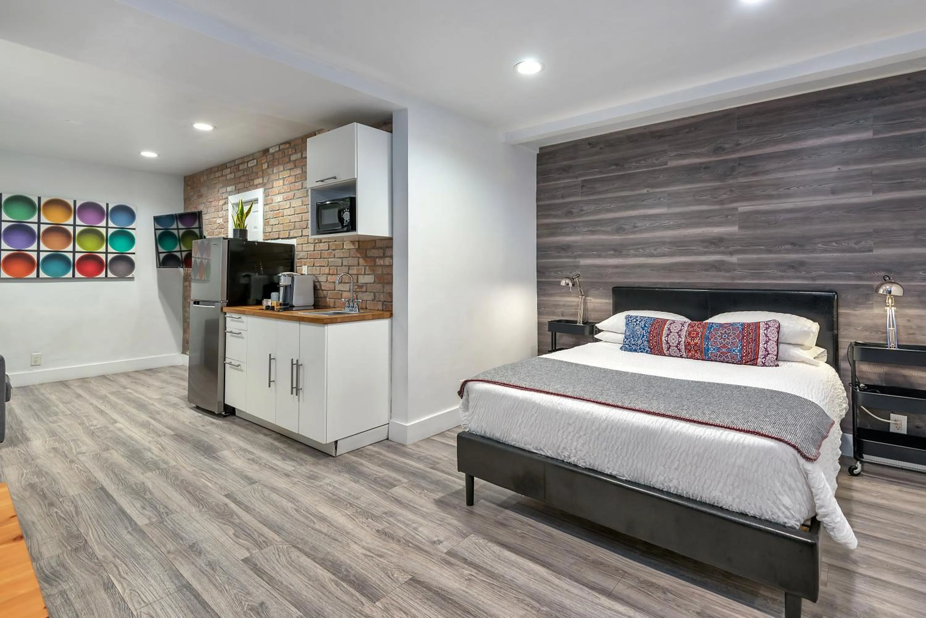 Bedroom, Bed in Oasis Hotel